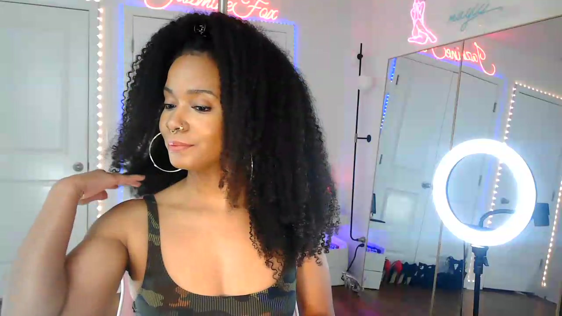 Gallery image thumbnail from Jazminefox's myfreecams stream on, 08/14/2026, 23:25 image 15 of 20