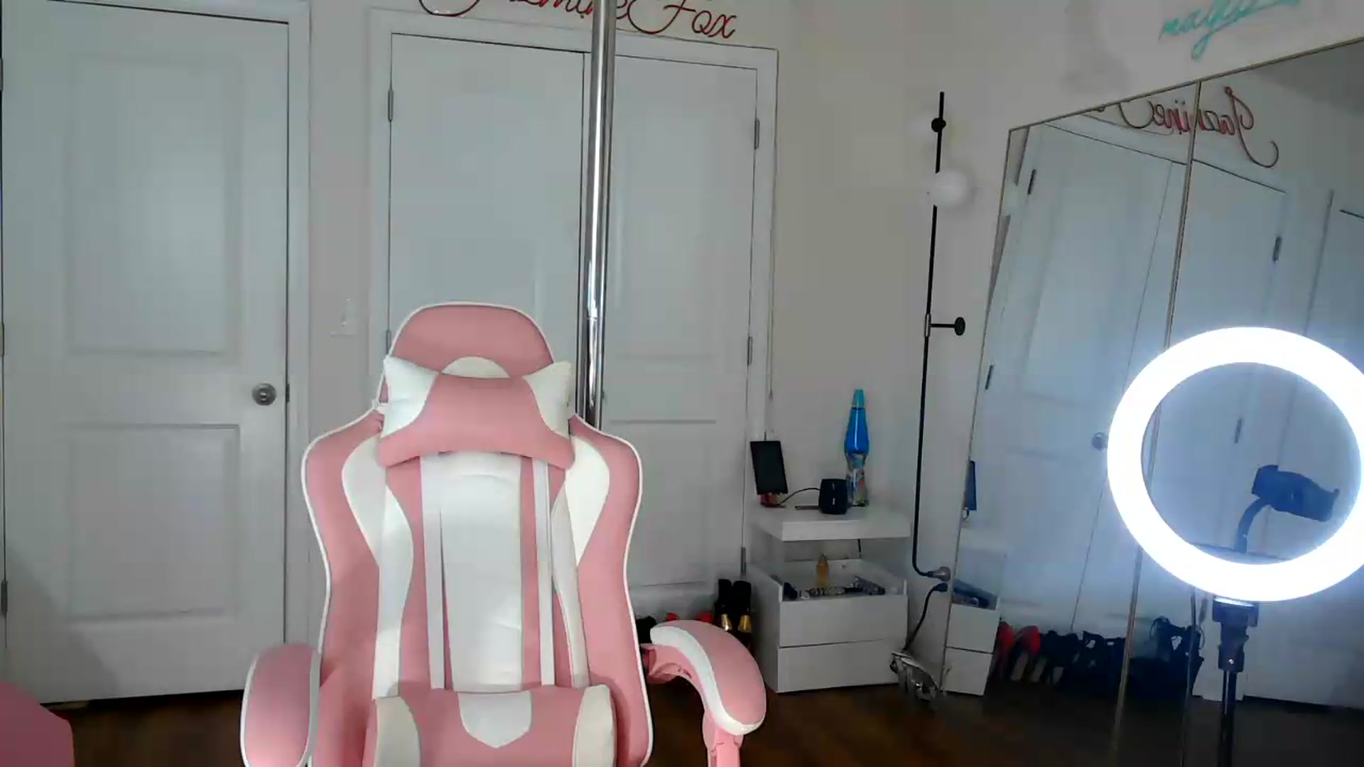 Gallery image thumbnail from Jazminefox's myfreecams stream on, 08/15/2026, 19:30 image 18 of 20