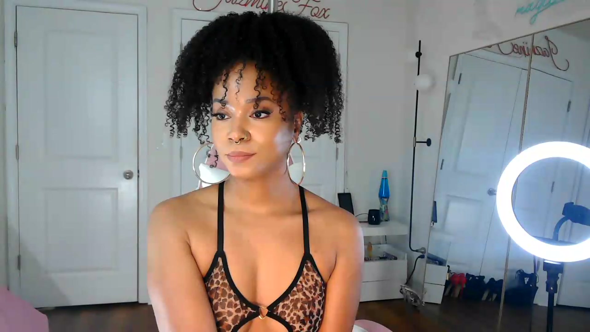 Gallery image thumbnail from Jazminefox's myfreecams stream on, 08/15/2026, 21:10 image 11 of 20