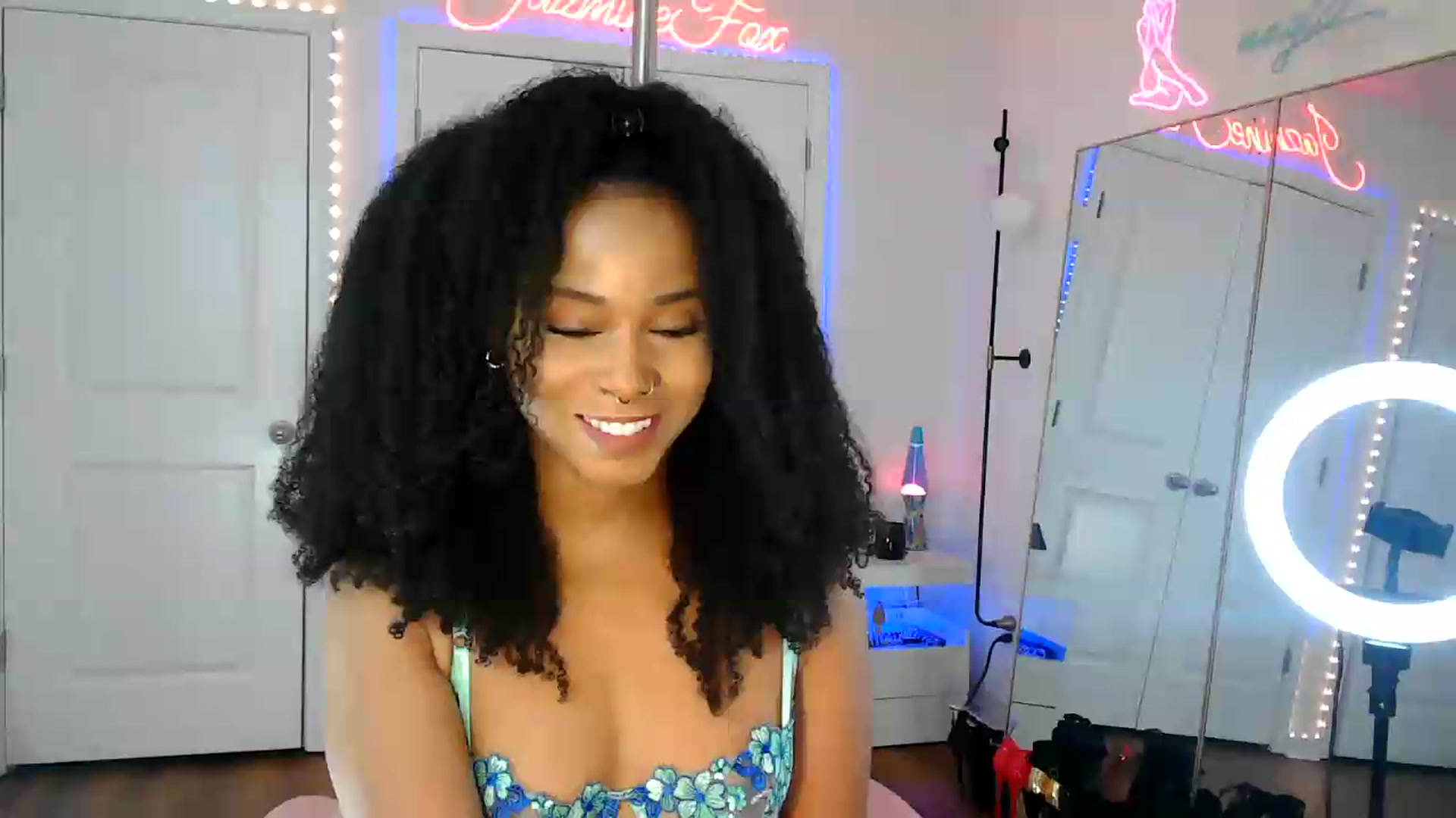 Gallery image thumbnail from Jazminefox's myfreecams stream on, 08/17/2026, 18:32 image 3 of 20