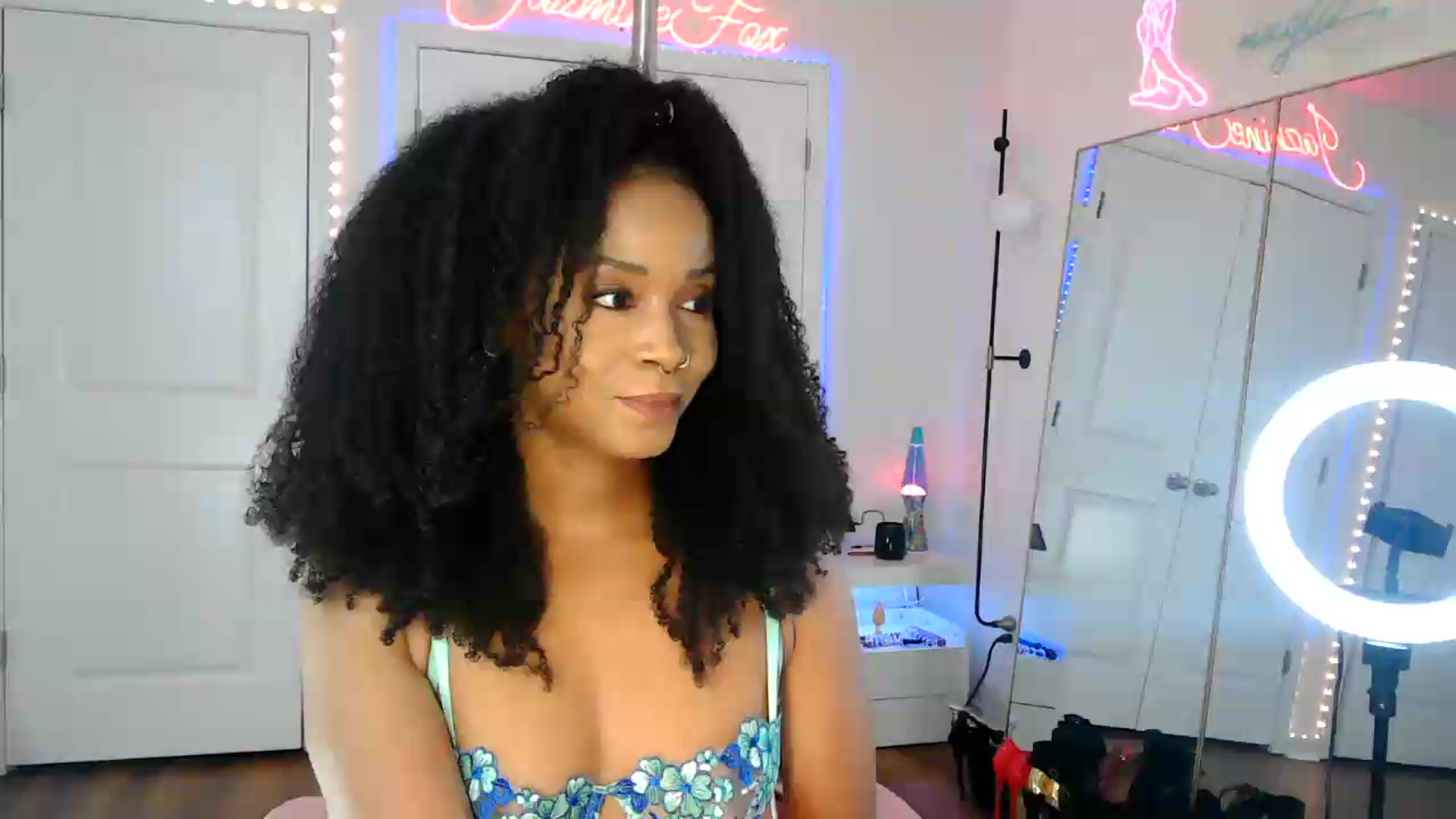 Gallery image thumbnail from Jazminefox's myfreecams stream on, 08/17/2026, 18:32 image 1 of 20