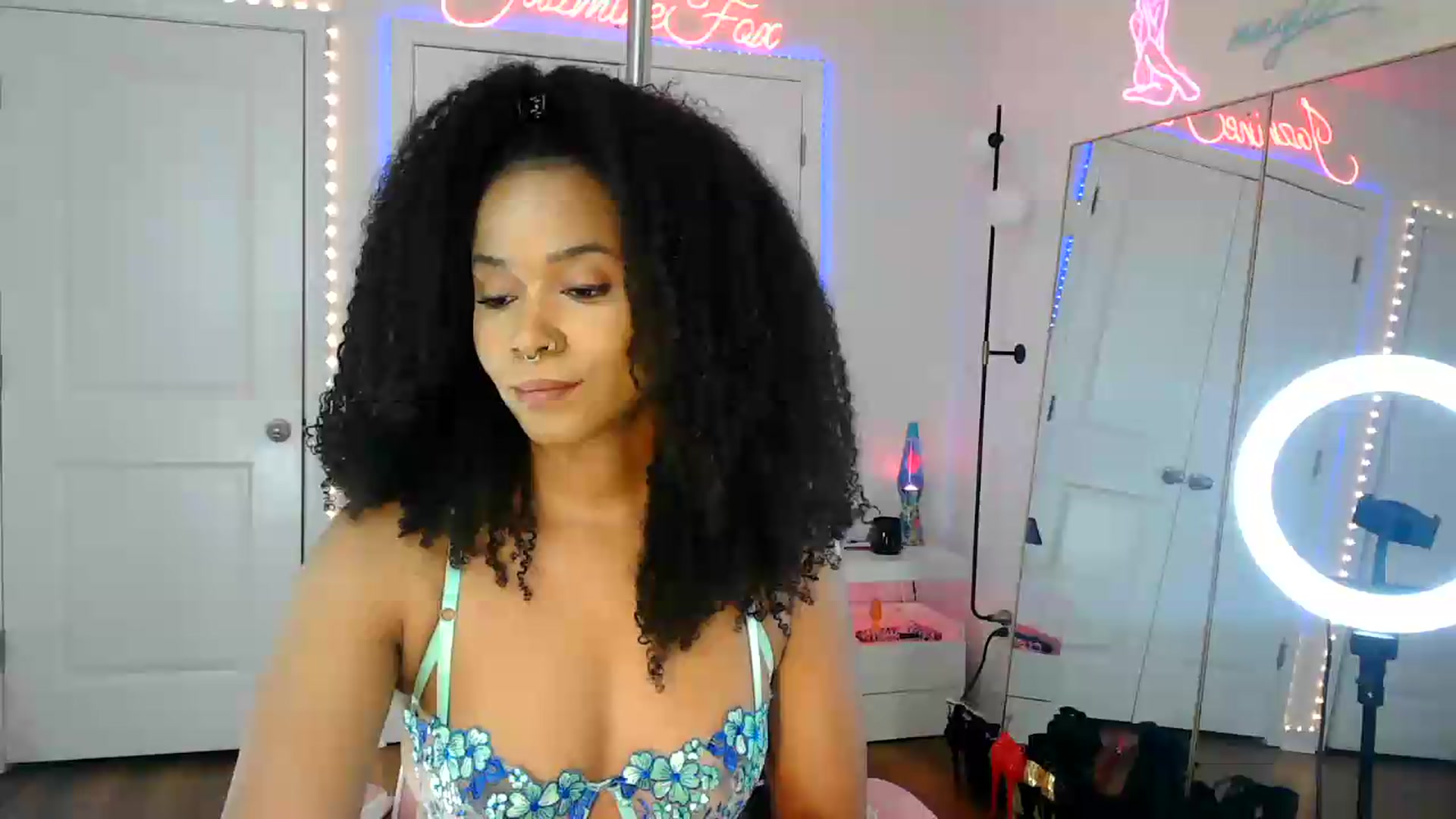 Gallery image thumbnail from Jazminefox's myfreecams stream on, 08/17/2026, 20:04 image 1 of 20