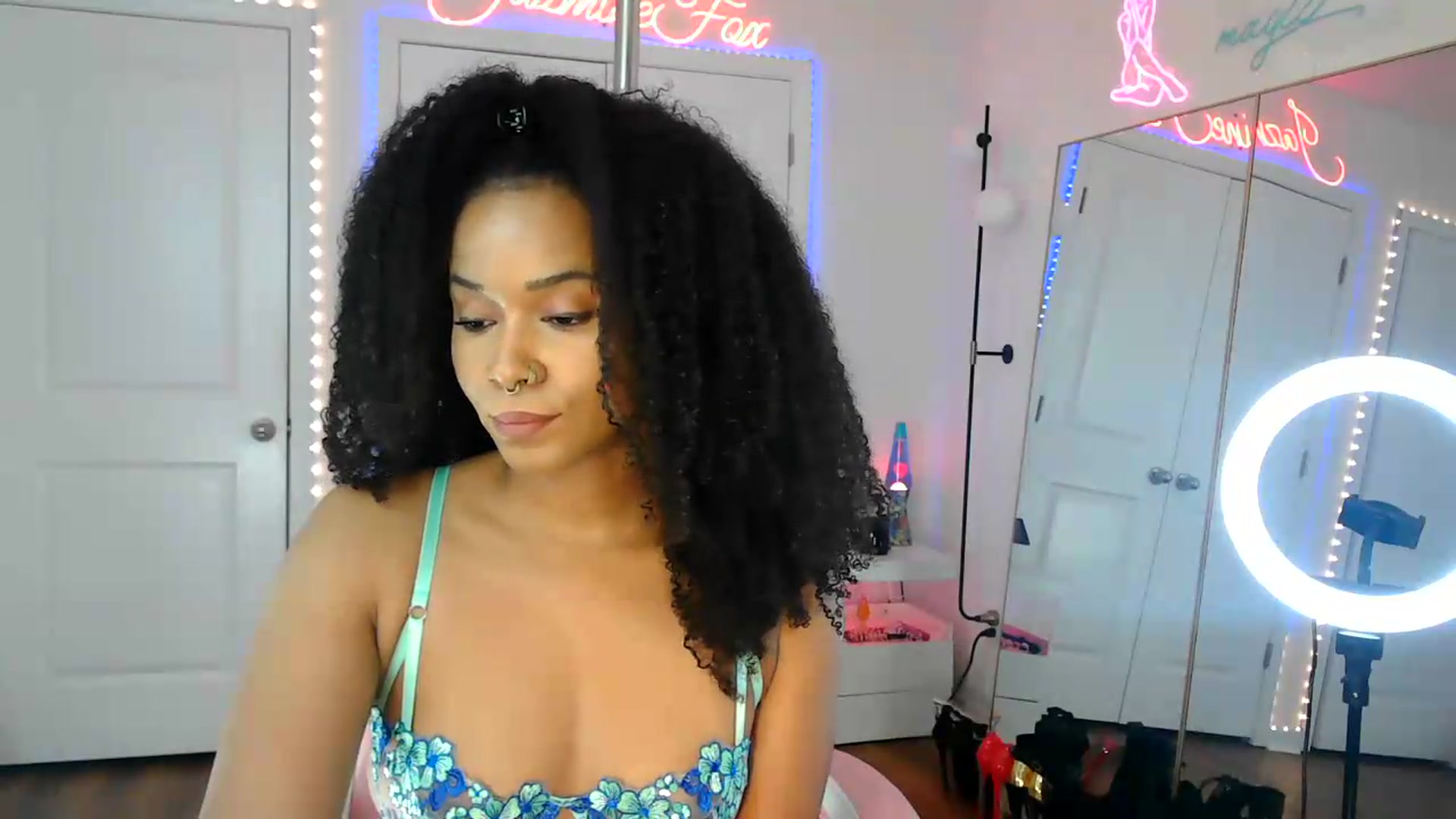 Gallery image thumbnail from Jazminefox's myfreecams stream on, 08/17/2026, 20:04 image 4 of 20