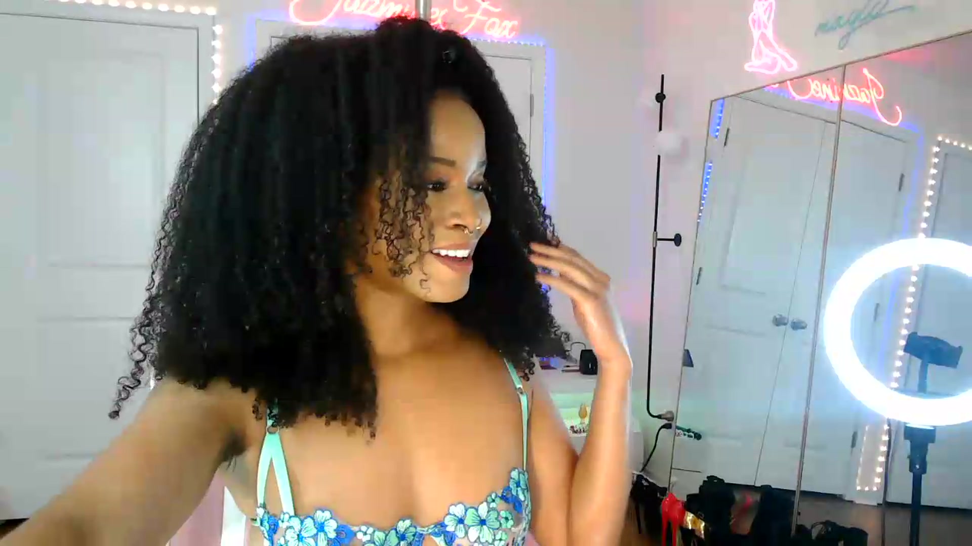Gallery image thumbnail from Jazminefox's myfreecams stream on, 08/17/2026, 20:04 image 18 of 20