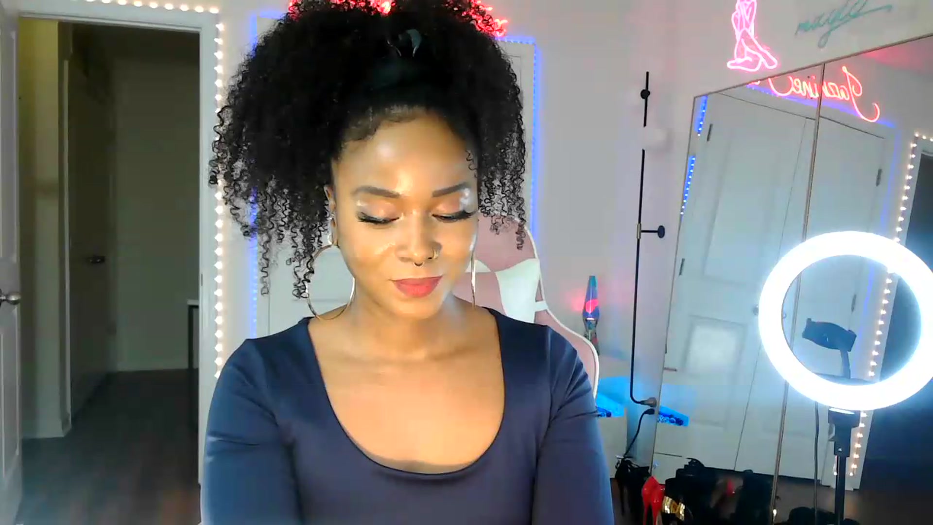Gallery image thumbnail from Jazminefox's myfreecams stream on, 08/19/2026, 20:47 image 17 of 20