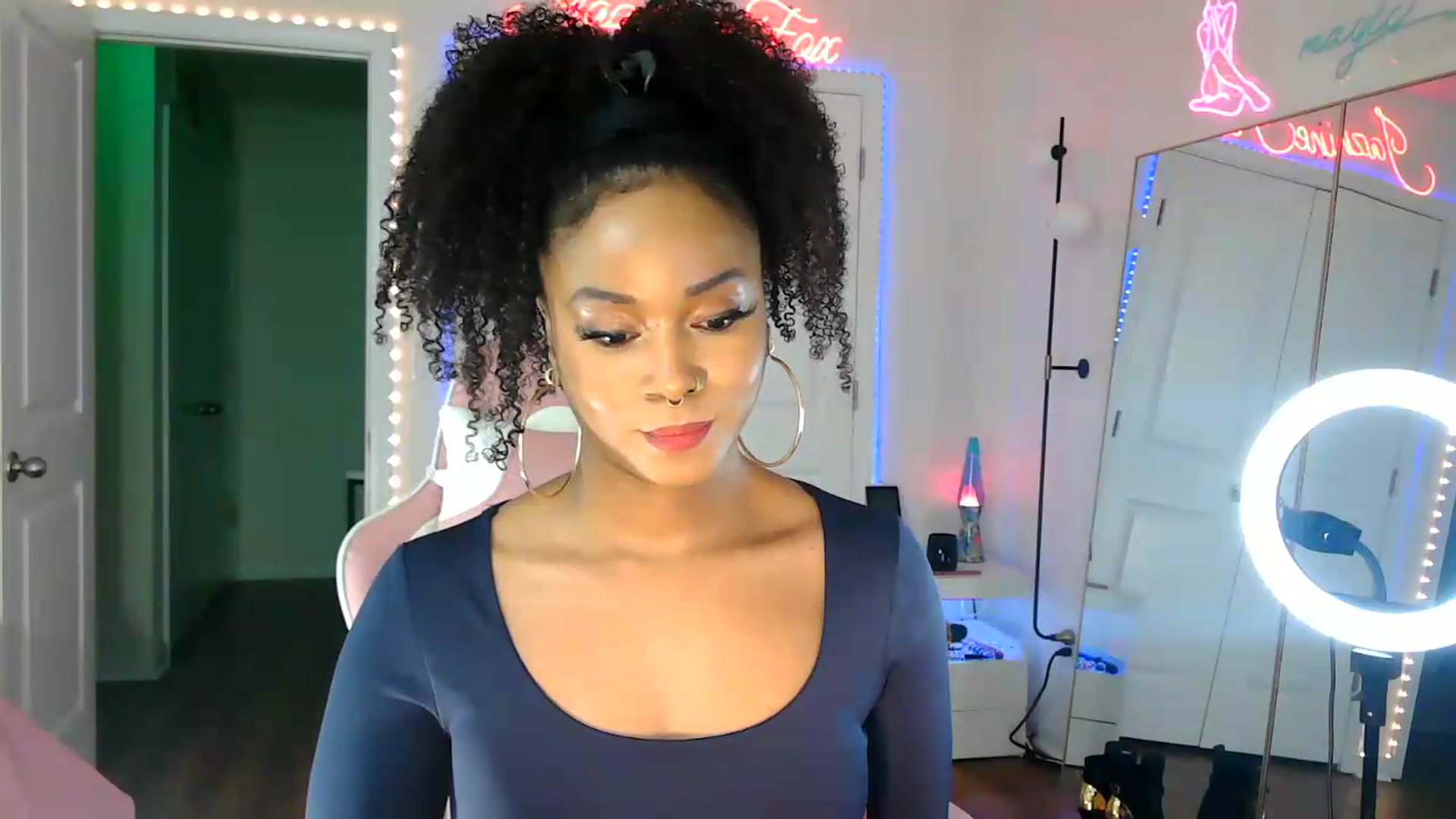 Gallery image thumbnail from Jazminefox's myfreecams stream on, 08/19/2026, 20:47 image 10 of 20