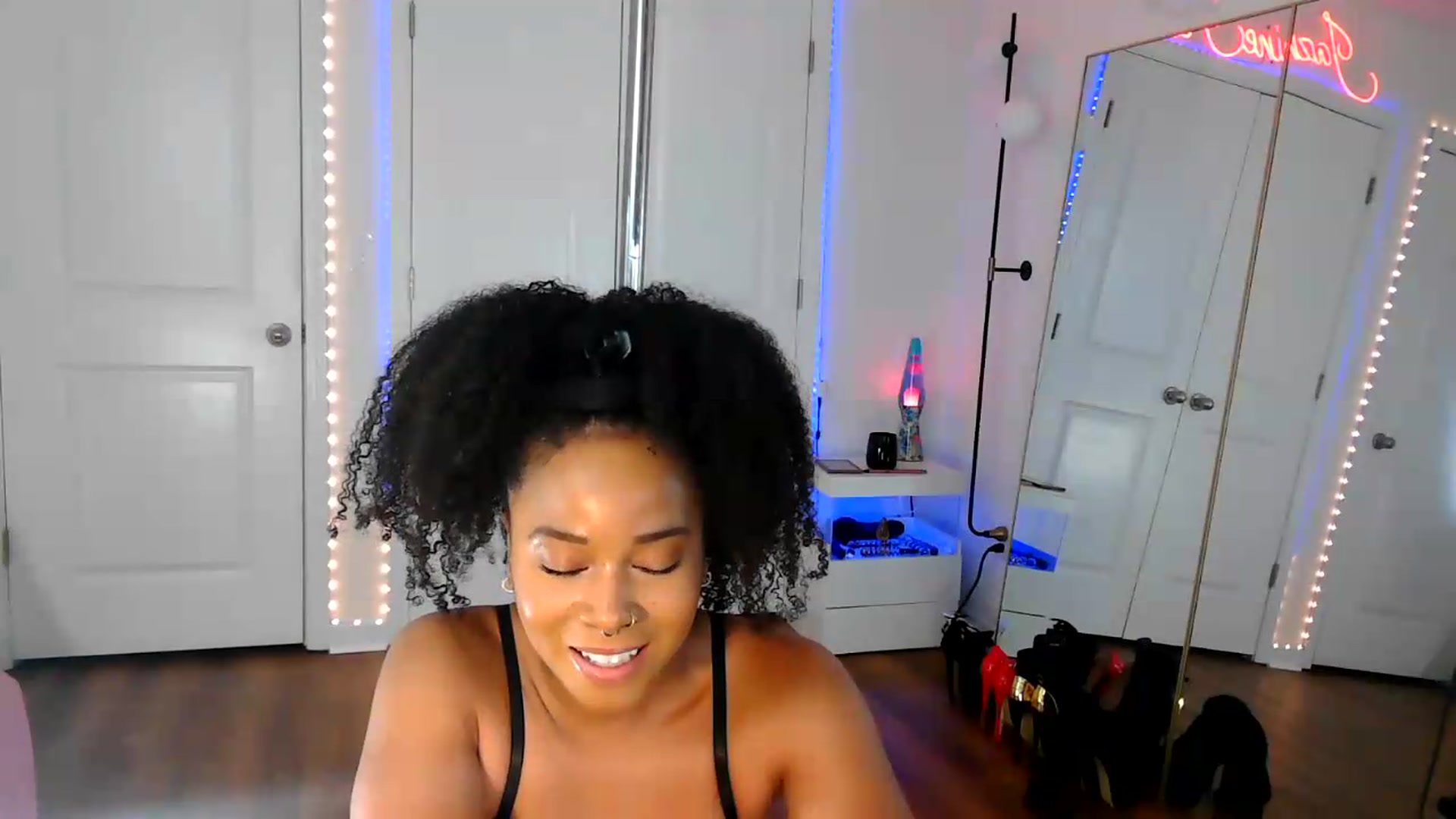 Gallery image thumbnail from Jazminefox's myfreecams stream on, 08/20/2026, 23:40 image 18 of 20