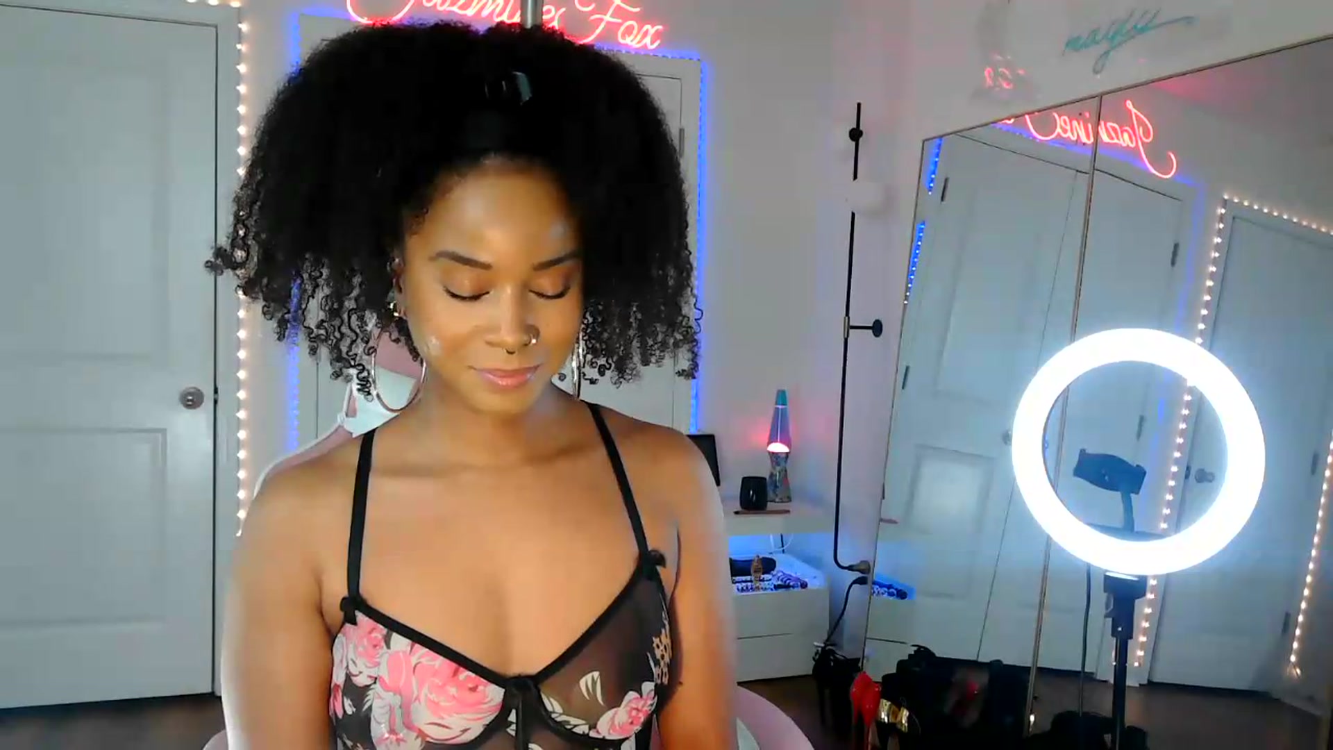 Gallery image thumbnail from Jazminefox's myfreecams stream on, 08/20/2026, 23:40 image 2 of 20