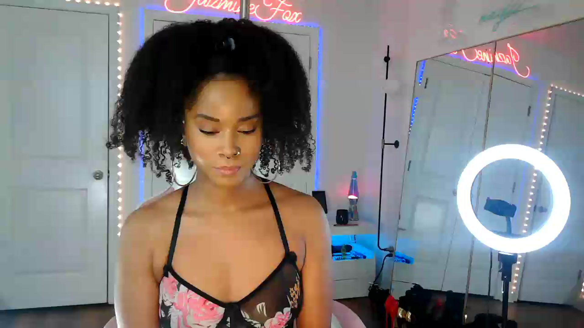 Gallery image thumbnail from Jazminefox's myfreecams stream on, 08/20/2026, 23:40 image 1 of 20