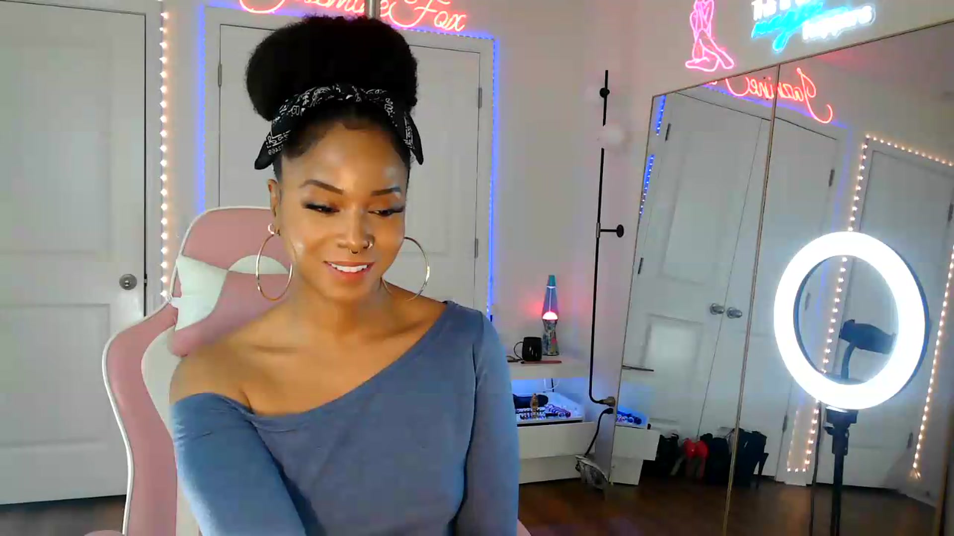 Gallery image thumbnail from Jazminefox's myfreecams stream on, 08/21/2026, 19:46 image 12 of 20
