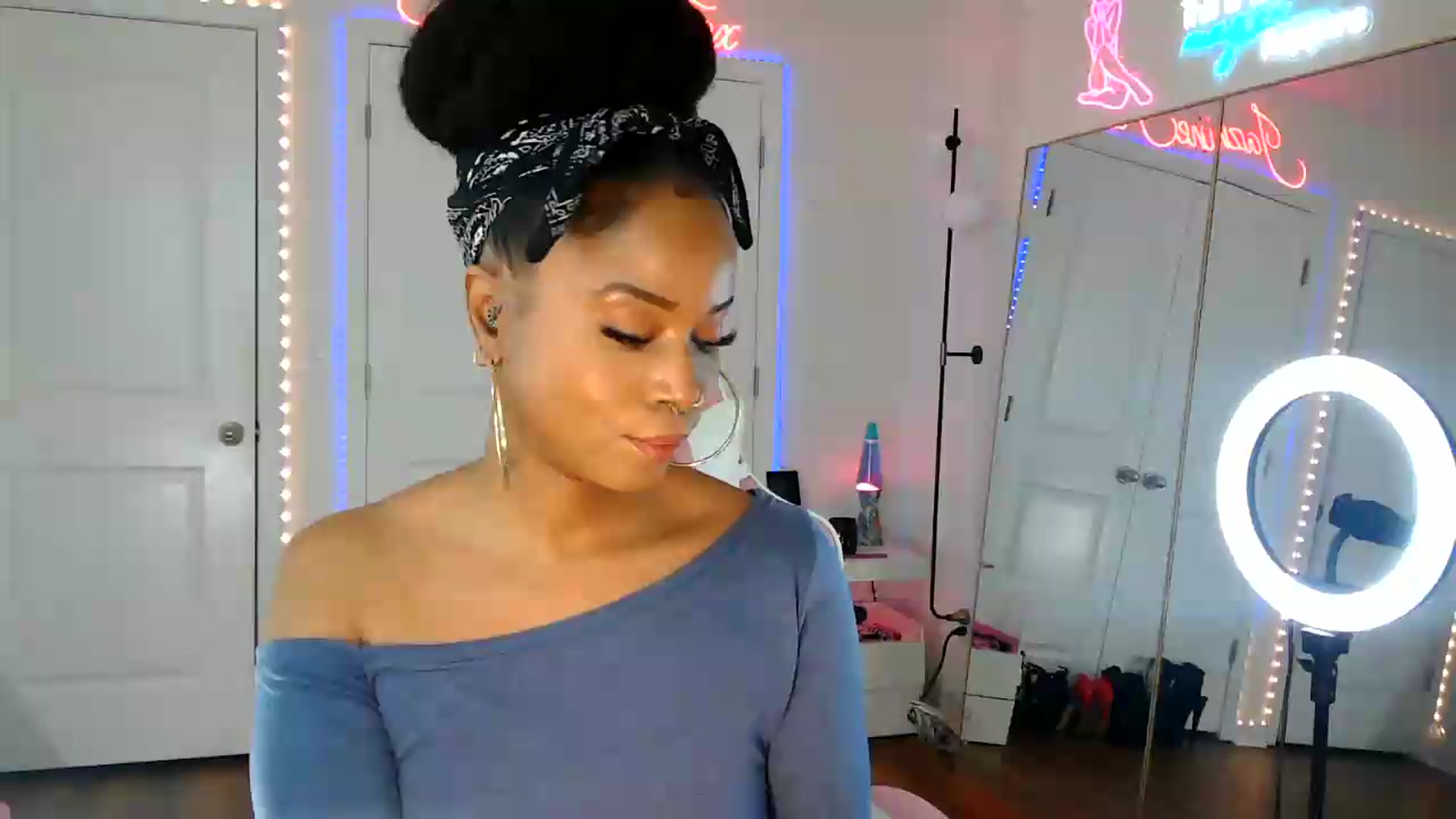 Gallery image thumbnail from Jazminefox's myfreecams stream on, 08/21/2026, 19:46 image 1 of 20