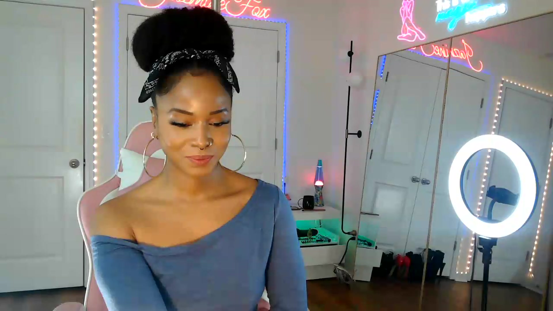 Gallery image thumbnail from Jazminefox's myfreecams stream on, 08/21/2026, 19:46 image 13 of 20