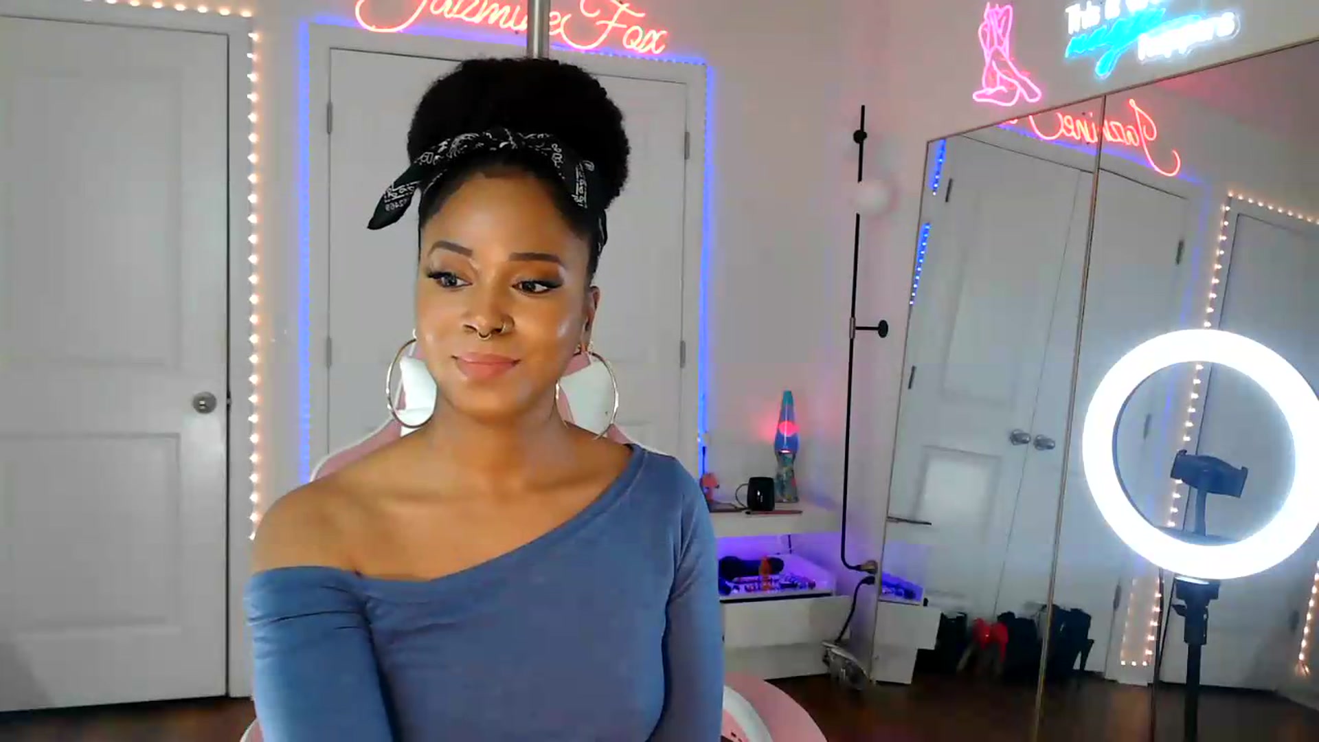 Gallery image thumbnail from Jazminefox's myfreecams stream on, 08/21/2026, 22:09 image 6 of 20