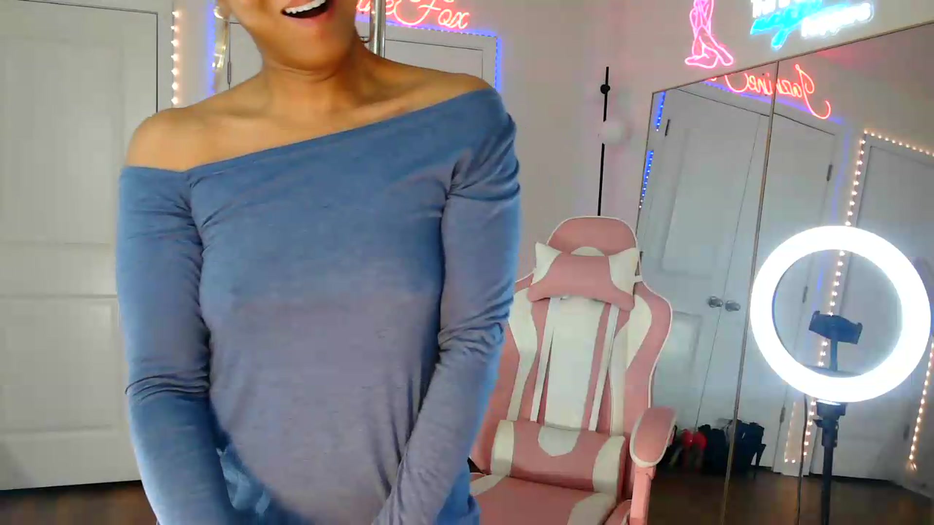 Gallery image thumbnail from Jazminefox's myfreecams stream on, 08/21/2026, 22:09 image 10 of 20