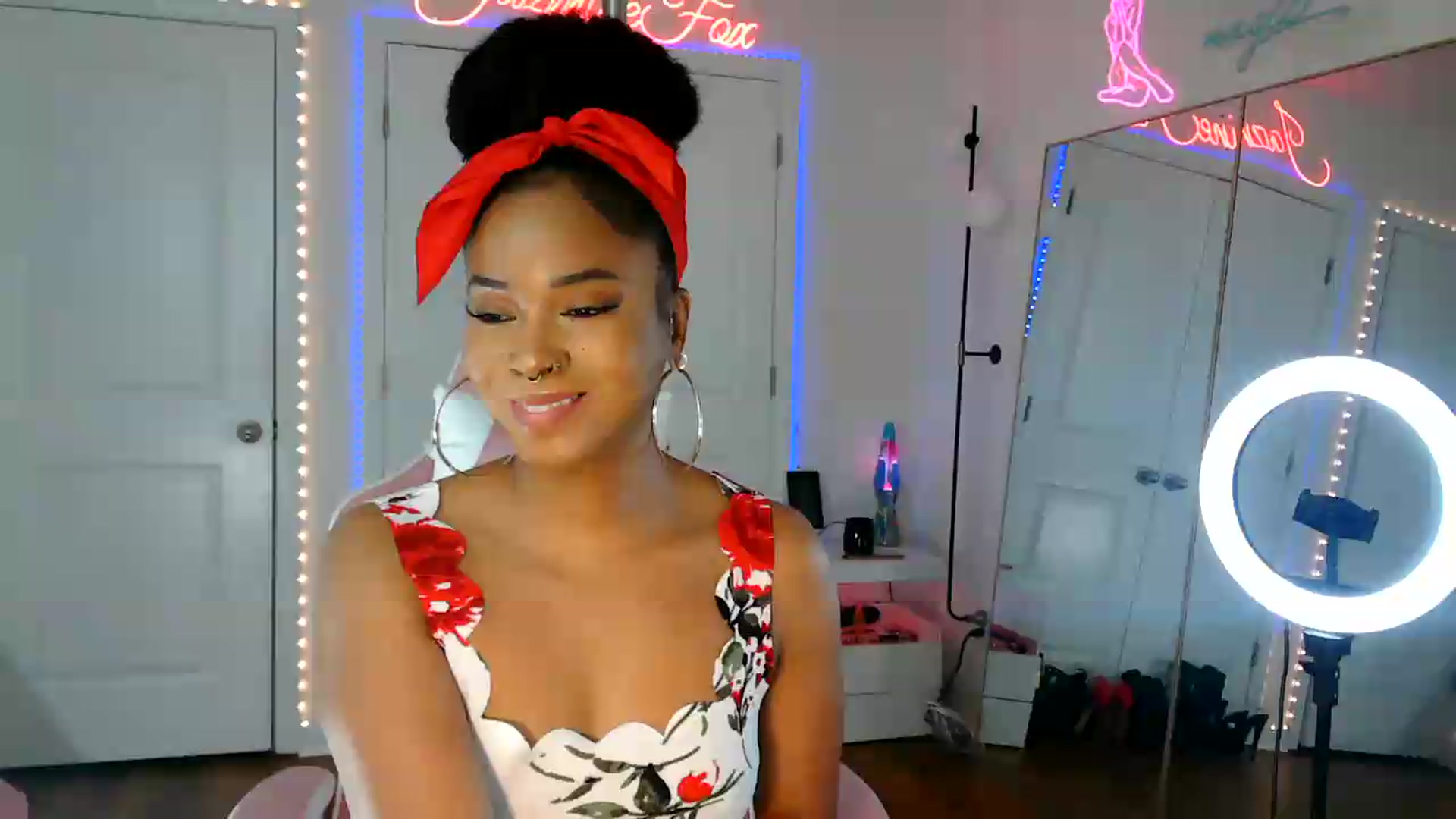 Gallery image thumbnail from Jazminefox's myfreecams stream on, 08/22/2026, 20:11 image 12 of 20