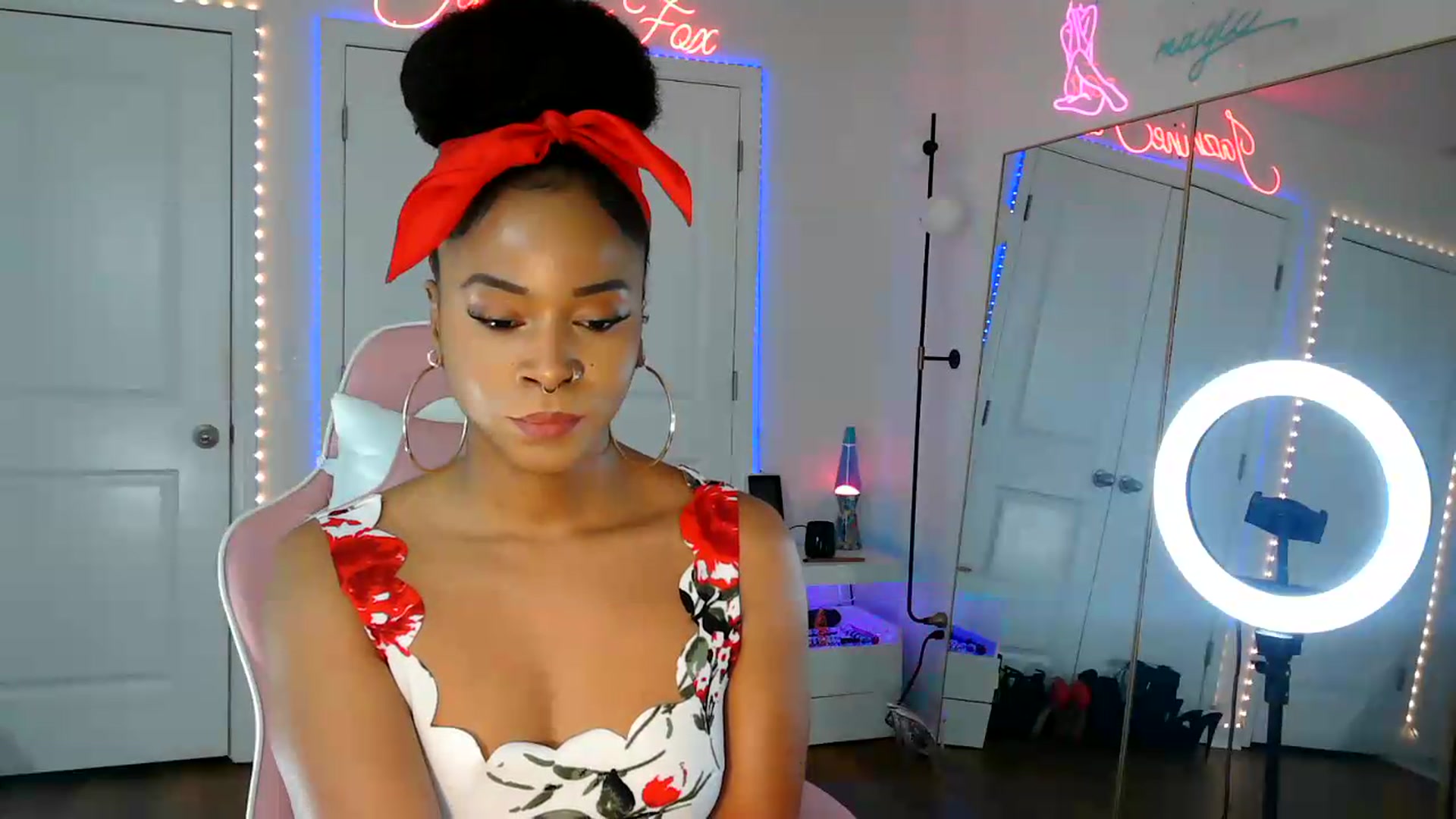 Gallery image thumbnail from Jazminefox's myfreecams stream on, 08/22/2026, 20:11 image 5 of 20