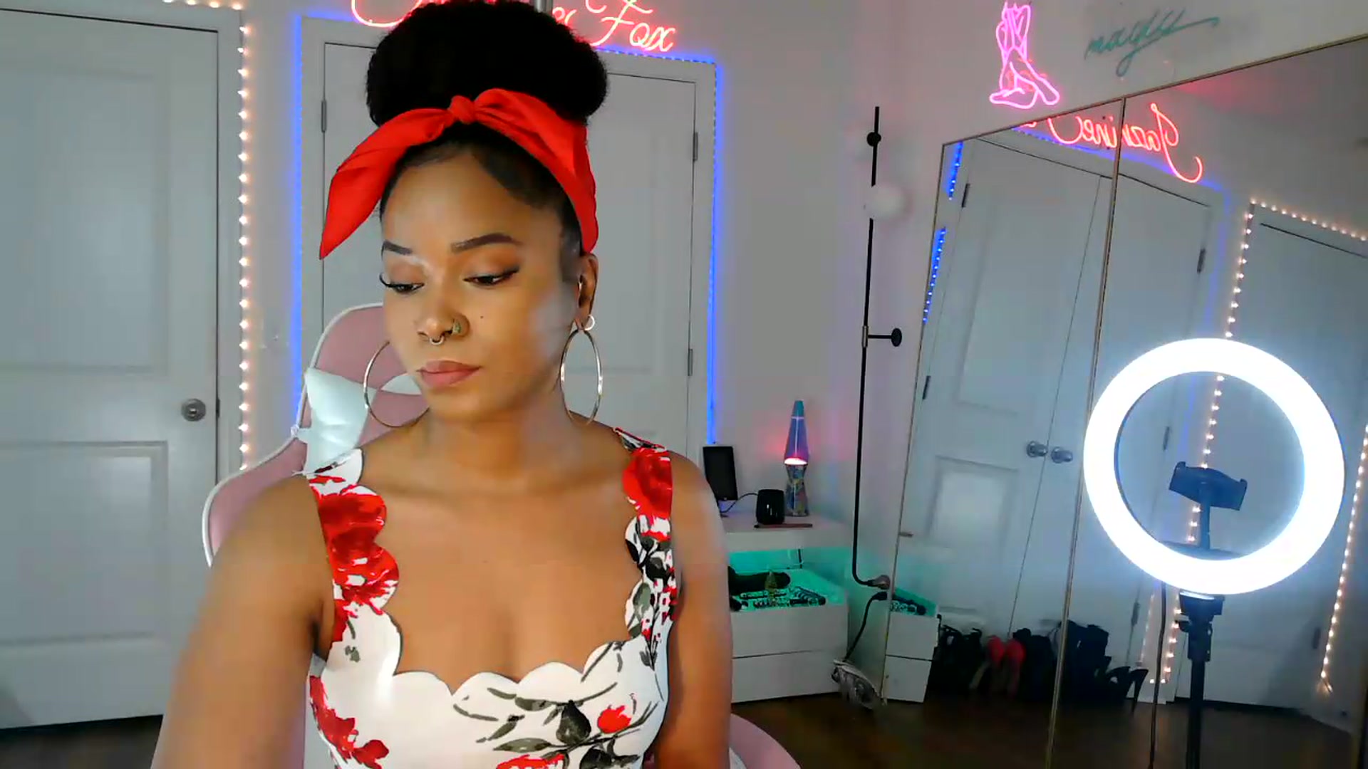Gallery image thumbnail from Jazminefox's myfreecams stream on, 08/22/2026, 20:11 image 3 of 20