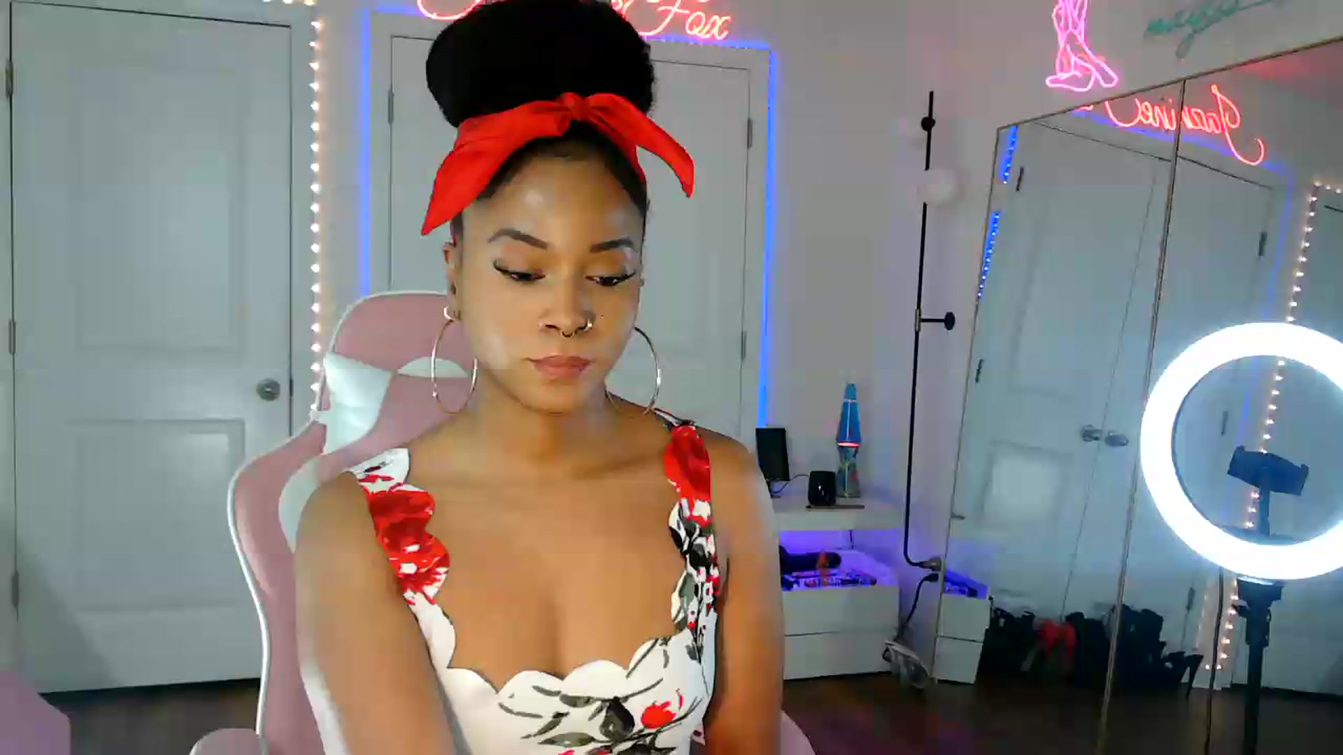 Gallery image thumbnail from Jazminefox's myfreecams stream on, 08/22/2026, 20:11 image 1 of 20