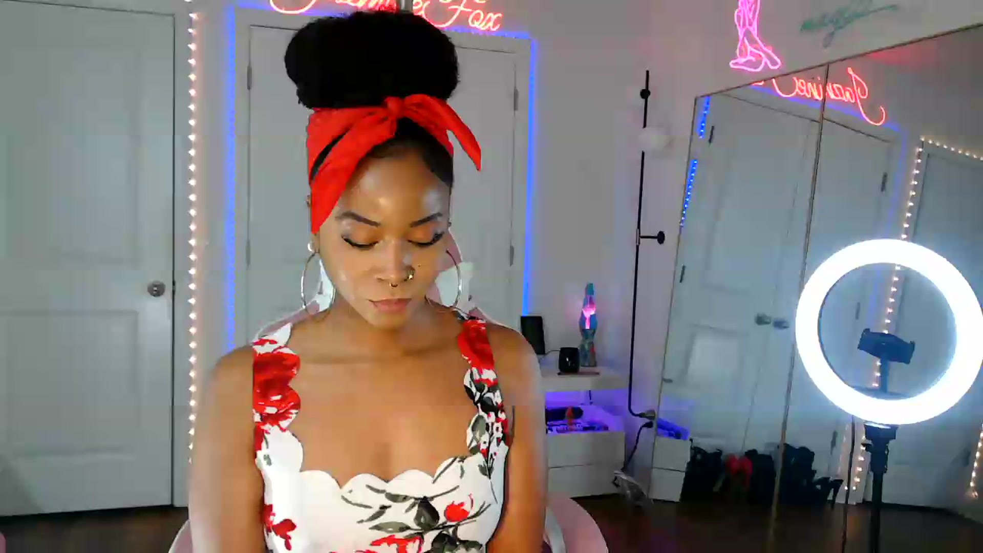 Gallery image thumbnail from Jazminefox's myfreecams stream on, 08/22/2026, 20:11 image 17 of 20