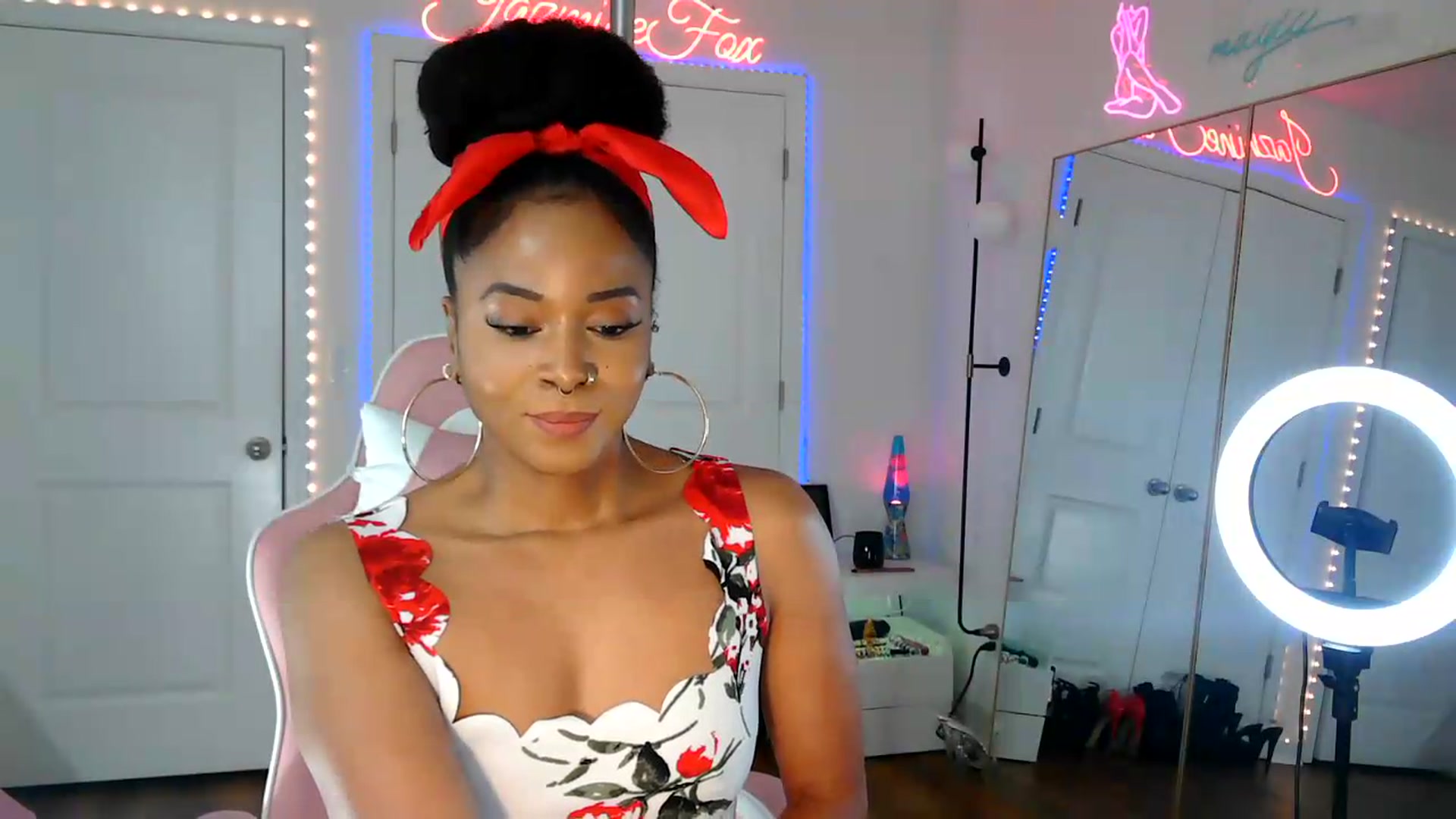 Gallery image thumbnail from Jazminefox's myfreecams stream on, 08/22/2026, 22:52 image 2 of 20