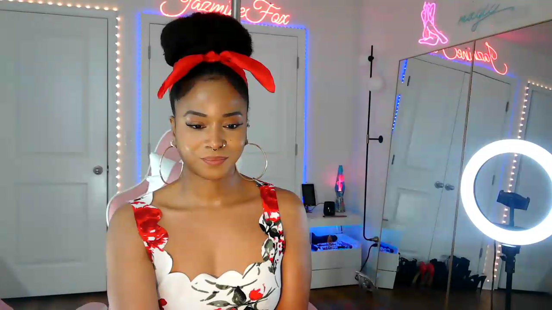 Gallery image thumbnail from Jazminefox's myfreecams stream on, 08/22/2026, 22:52 image 8 of 20