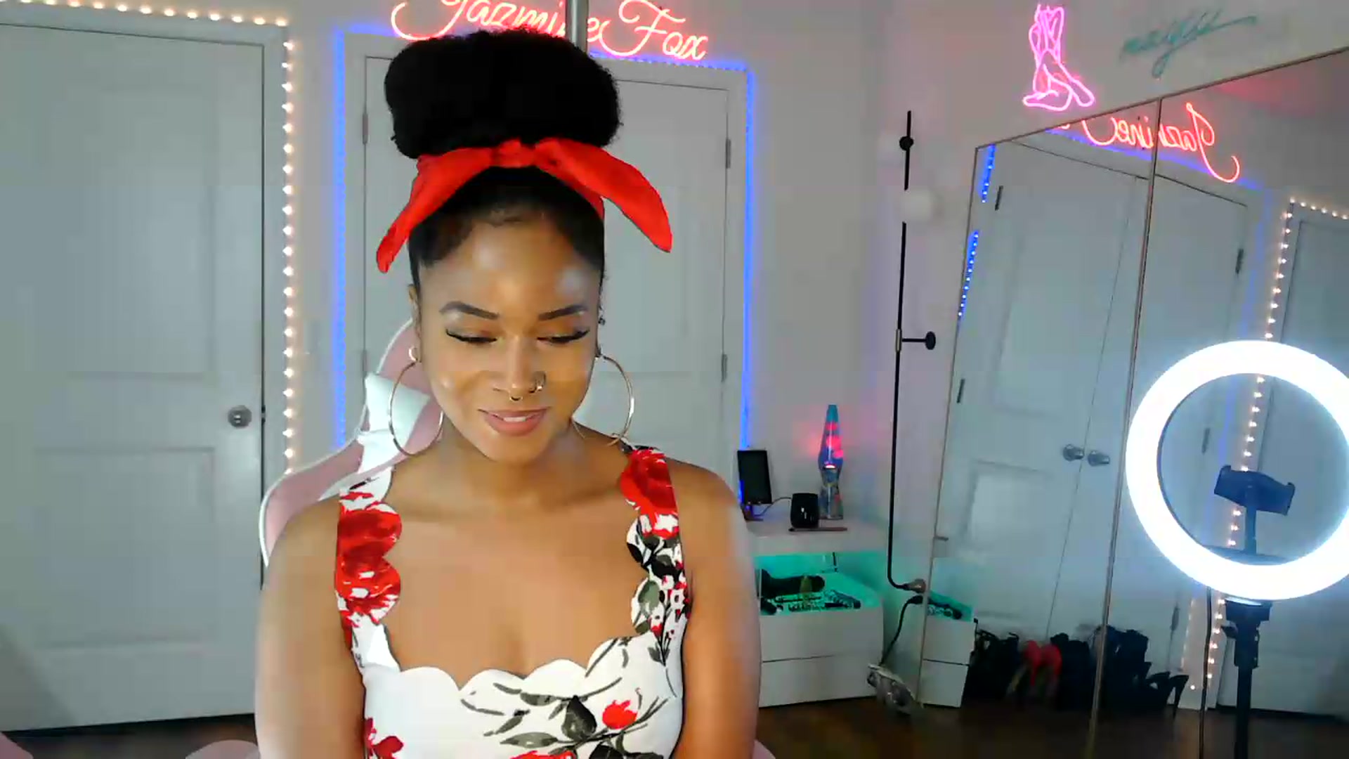 Gallery image thumbnail from Jazminefox's myfreecams stream on, 08/22/2026, 22:52 image 6 of 20