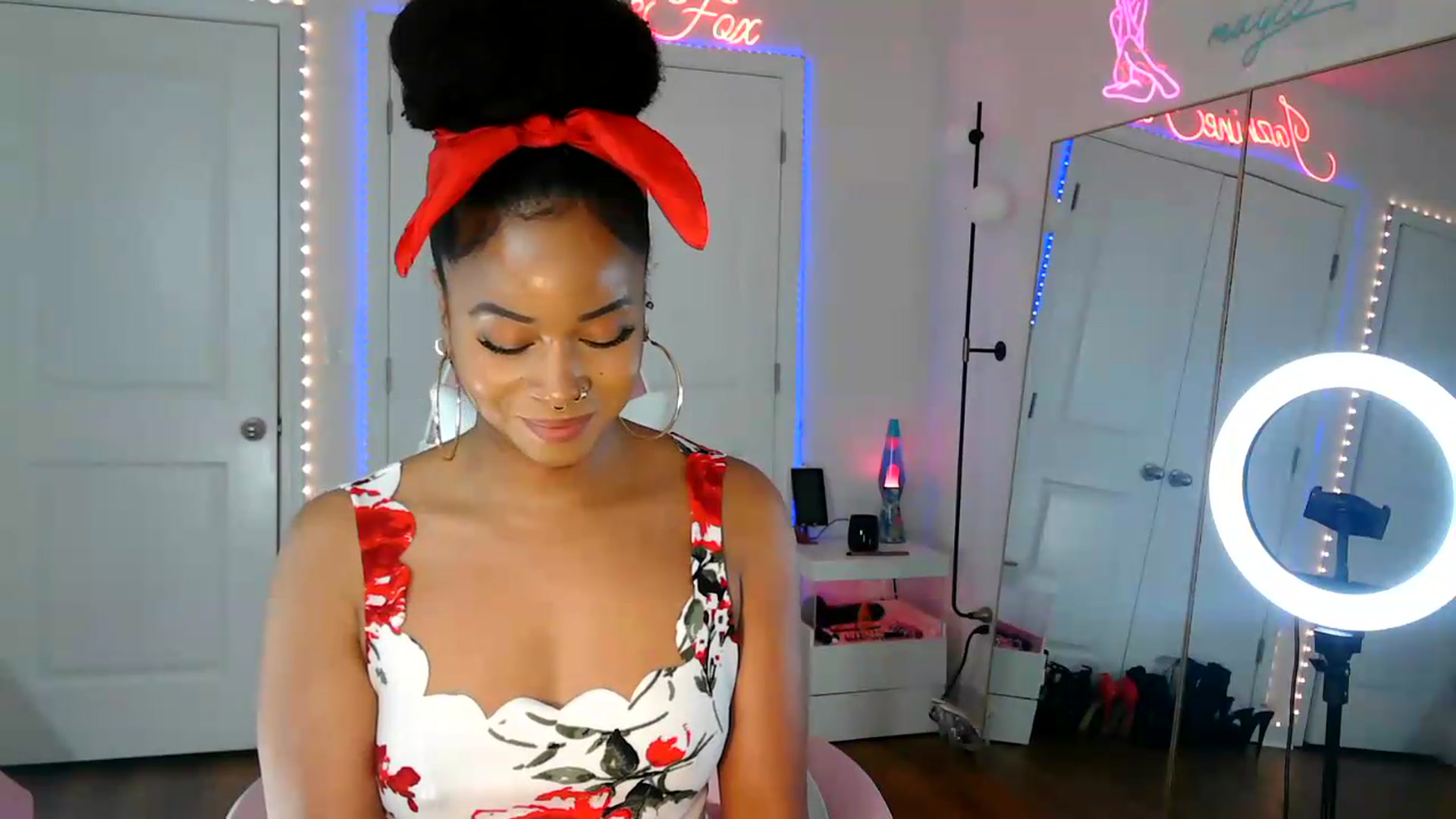 Gallery image thumbnail from Jazminefox's myfreecams stream on, 08/22/2026, 22:52 image 10 of 20
