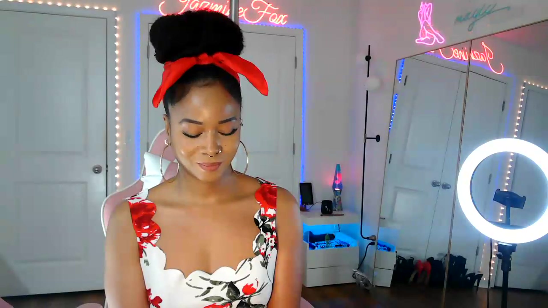 Gallery image thumbnail from Jazminefox's myfreecams stream on, 08/22/2026, 22:52 image 3 of 20