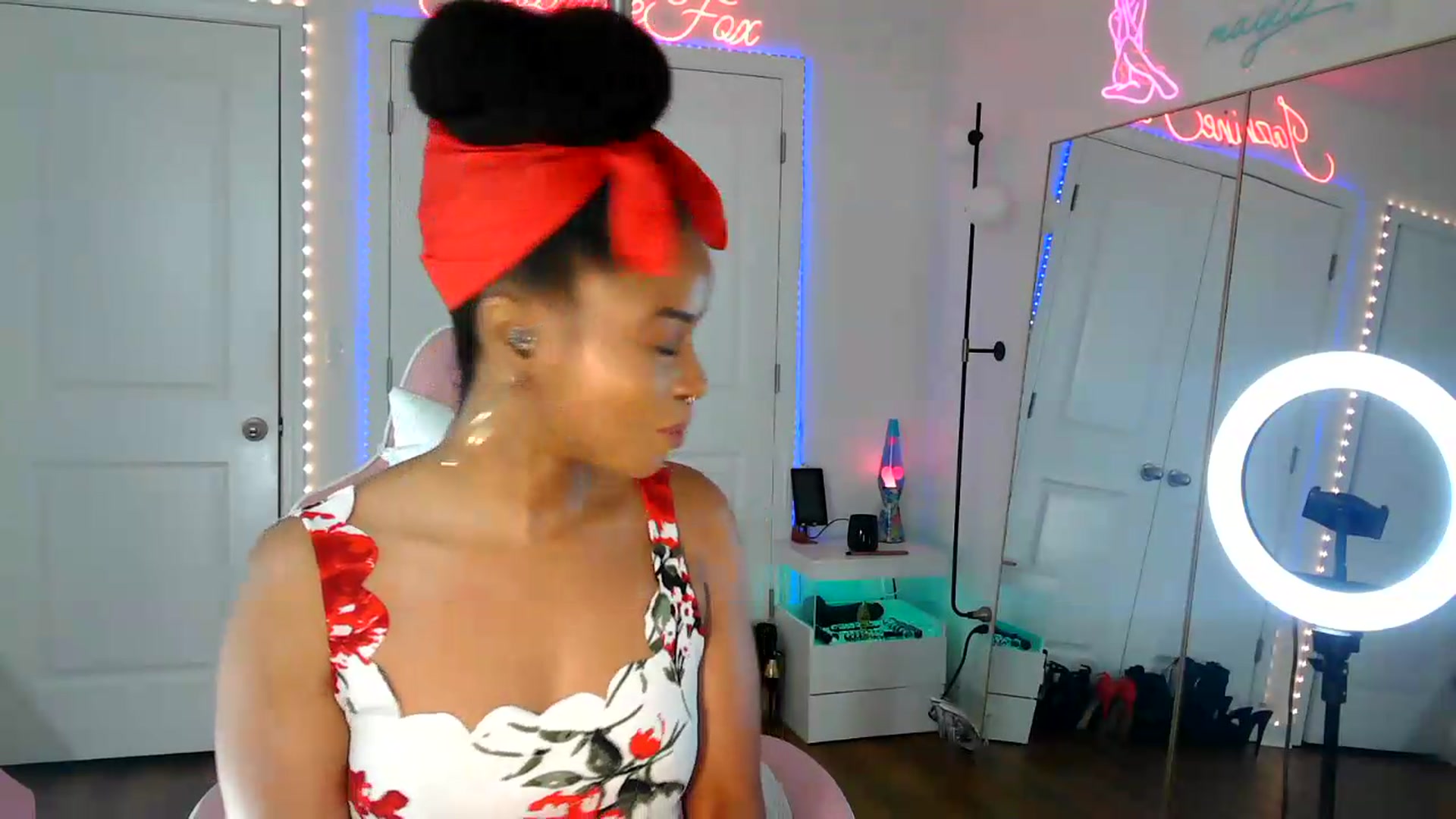 Gallery image thumbnail from Jazminefox's myfreecams stream on, 08/22/2026, 22:52 image 11 of 20