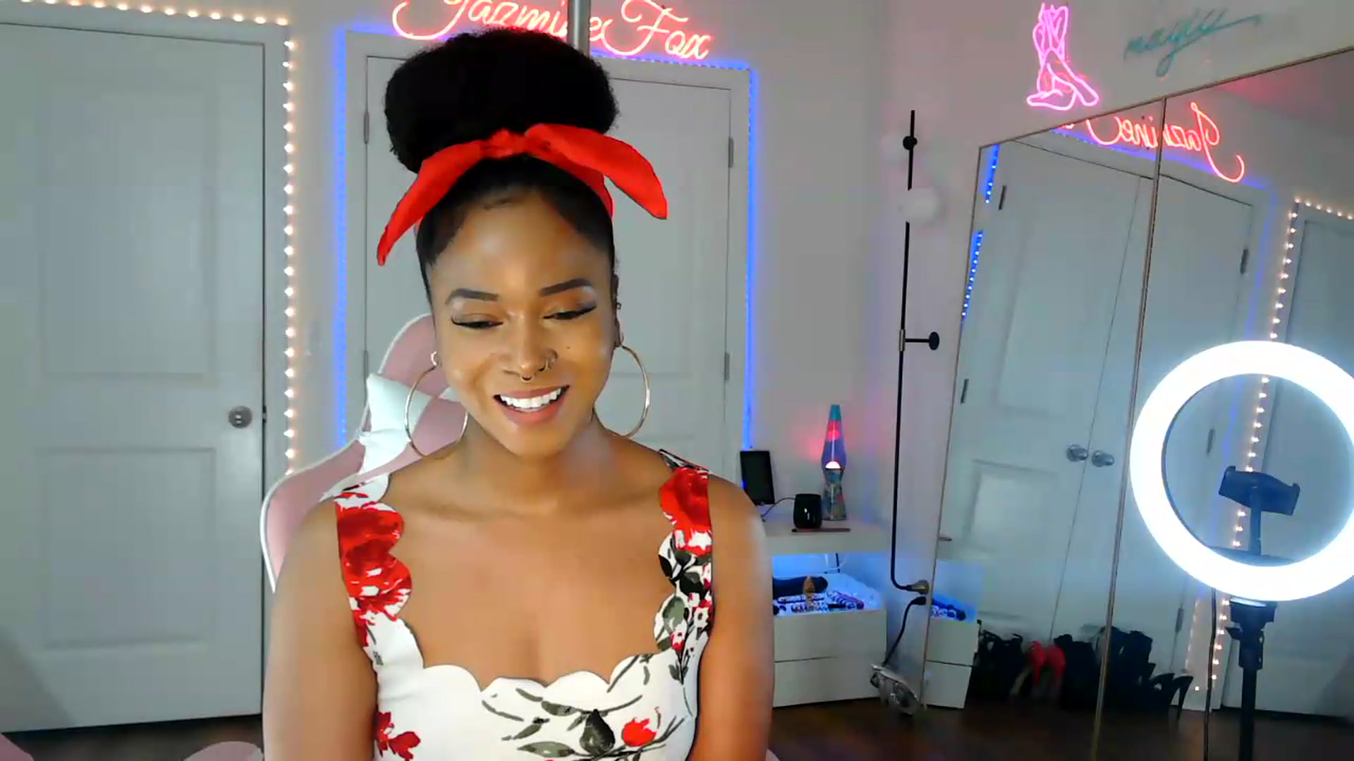 Gallery image thumbnail from Jazminefox's myfreecams stream on, 08/22/2026, 22:52 image 5 of 20