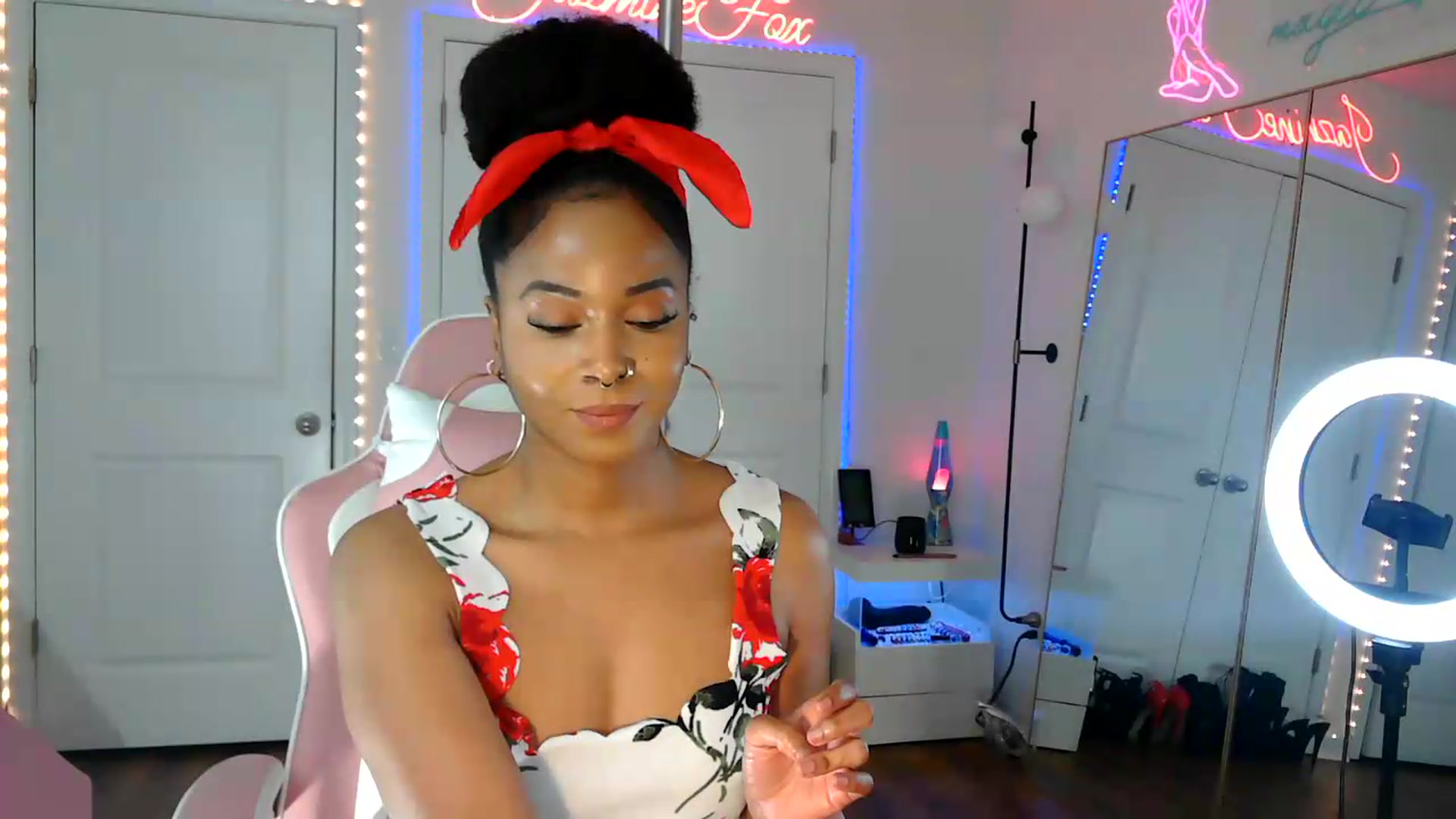 Gallery image thumbnail from Jazminefox's myfreecams stream on, 08/22/2026, 23:39 image 11 of 20