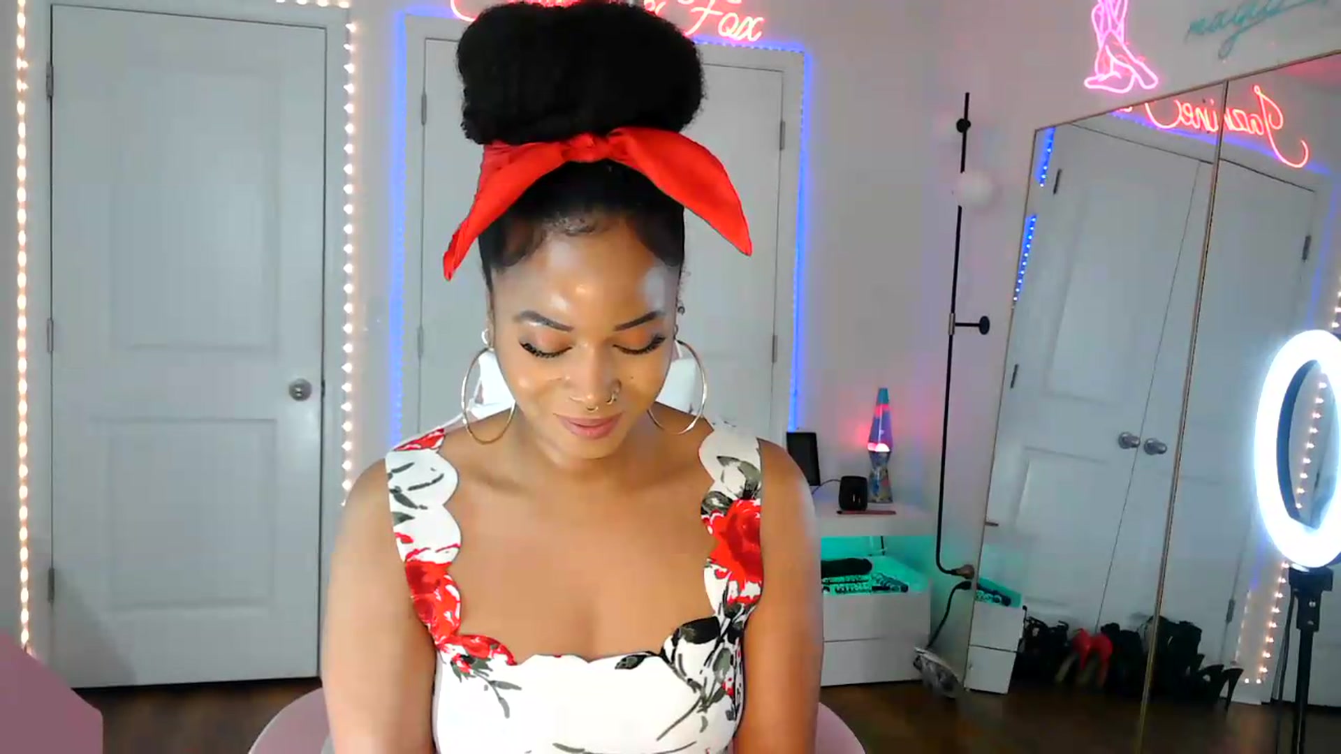 Gallery image thumbnail from Jazminefox's myfreecams stream on, 08/22/2026, 23:39 image 18 of 20