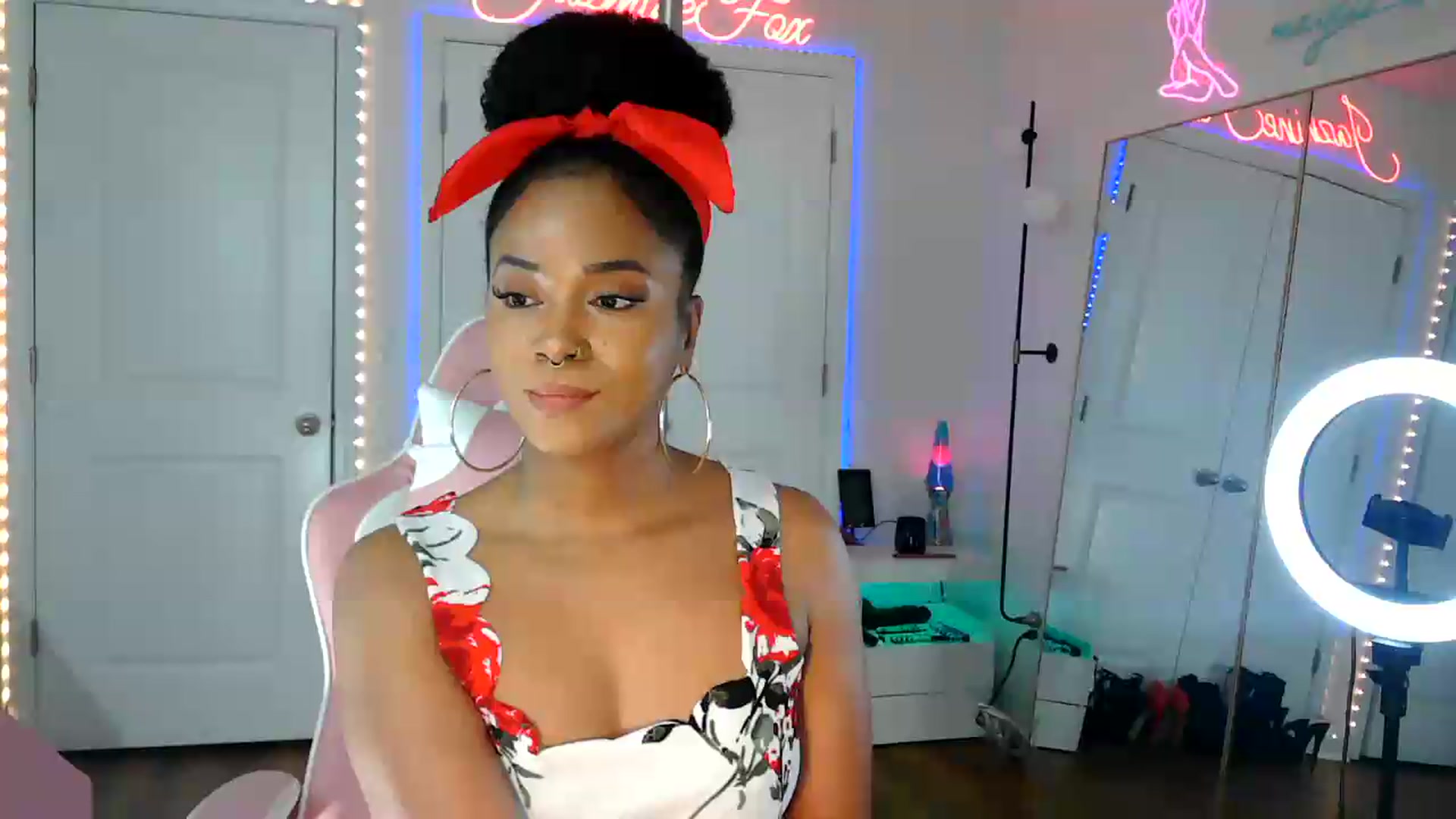 Gallery image thumbnail from Jazminefox's myfreecams stream on, 08/22/2026, 23:39 image 10 of 20