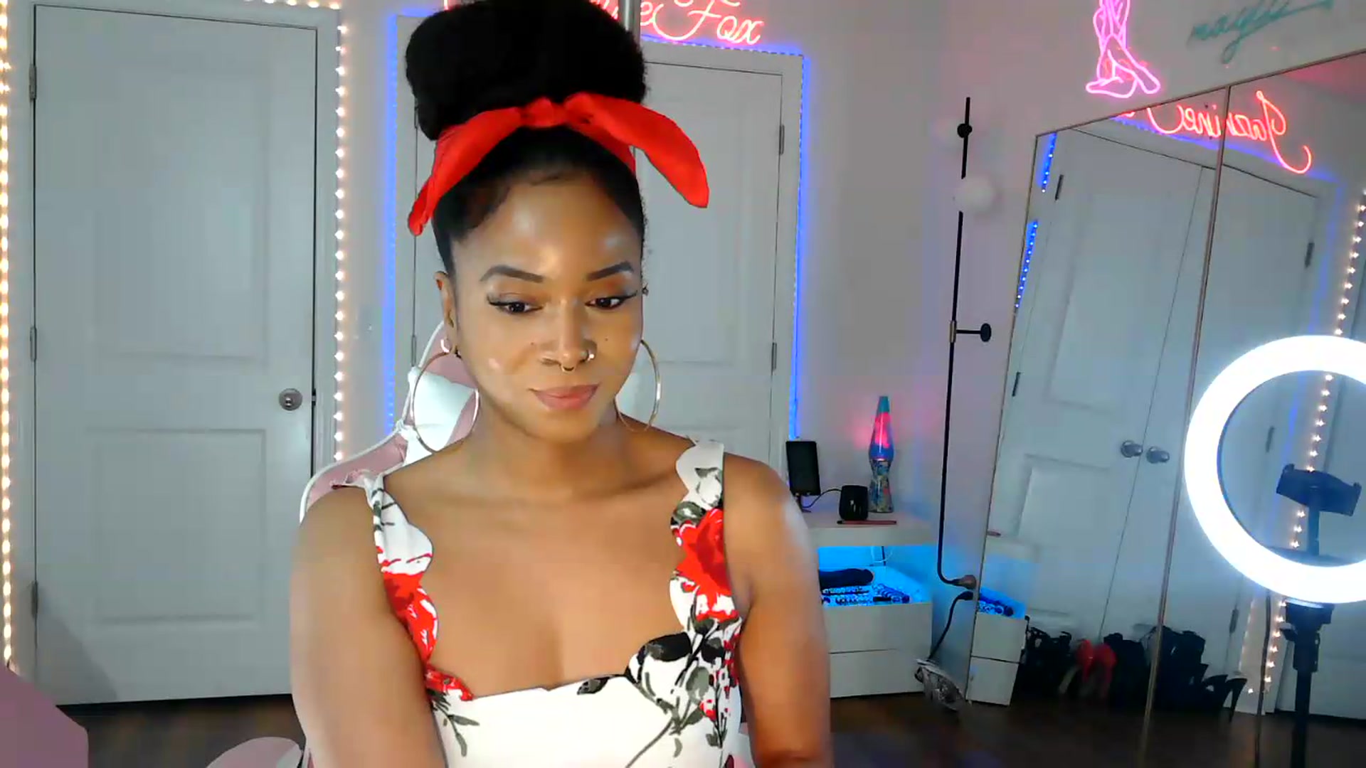 Gallery image thumbnail from Jazminefox's myfreecams stream on, 08/22/2026, 23:39 image 9 of 20