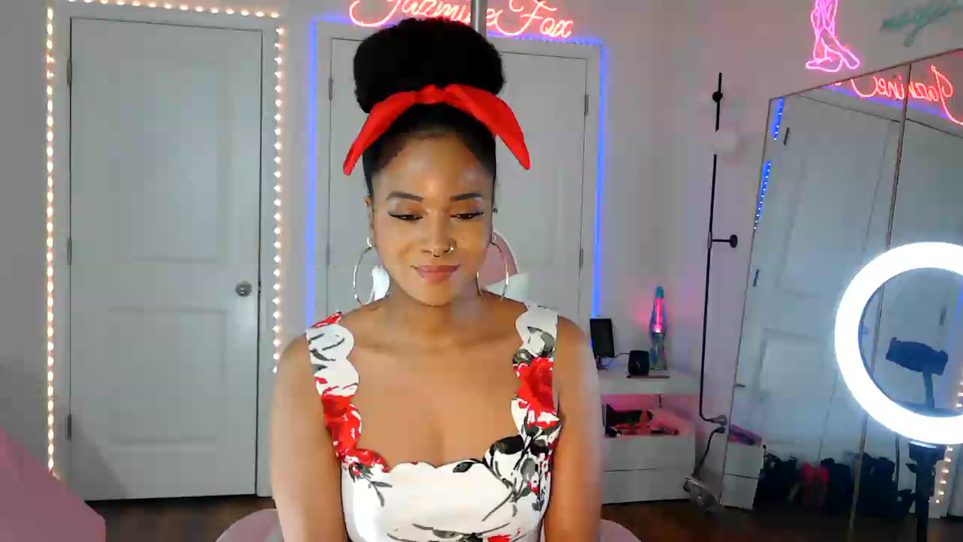 Gallery image thumbnail from Jazminefox's myfreecams stream on, 08/23/2026, 01:05 image 10 of 20