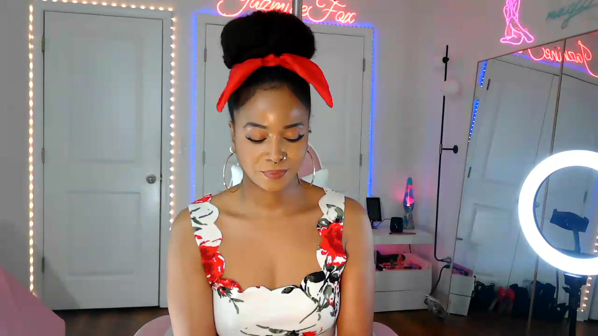 Gallery image thumbnail from Jazminefox's myfreecams stream on, 08/23/2026, 01:05 image 11 of 20