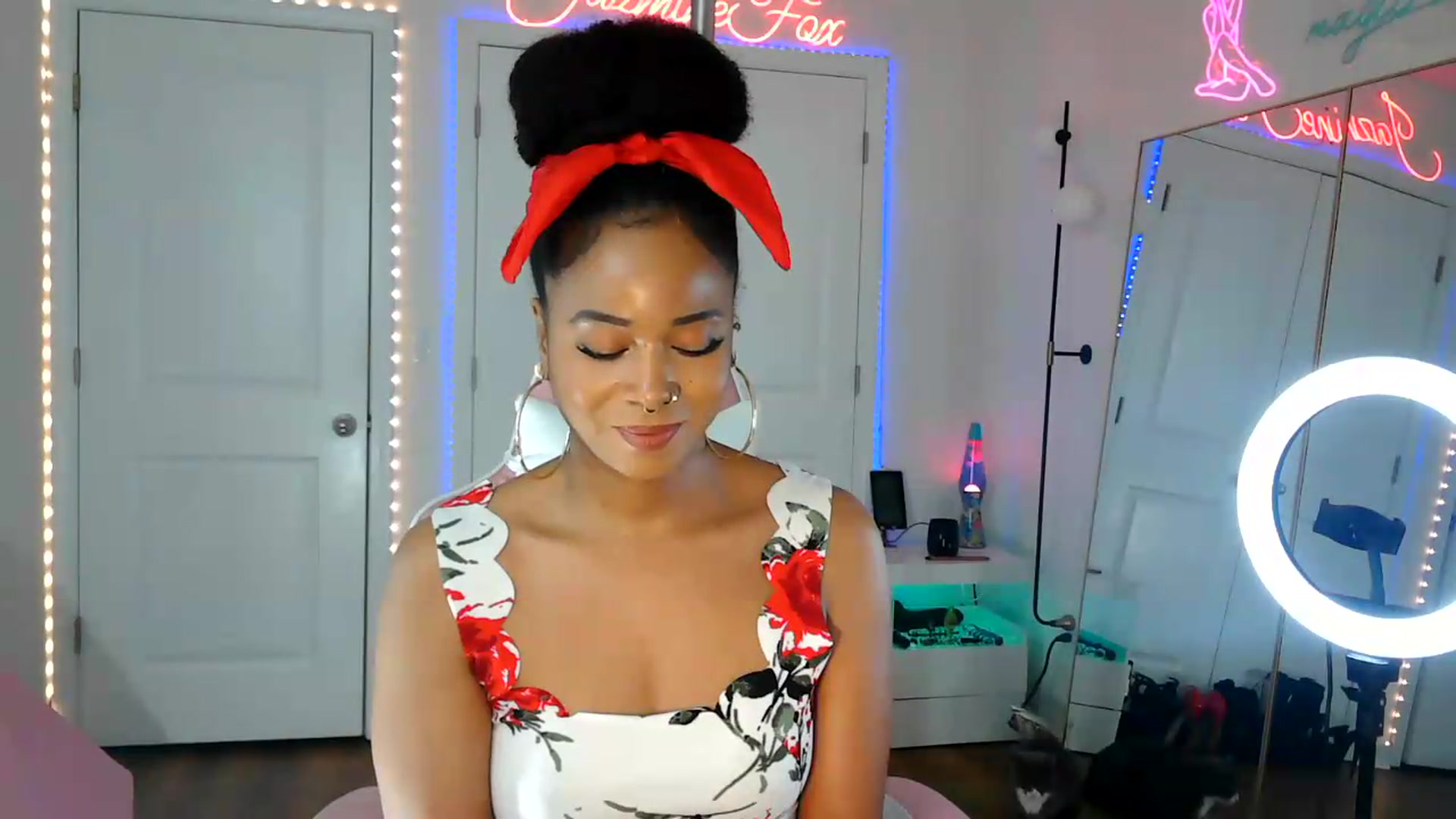 Gallery image thumbnail from Jazminefox's myfreecams stream on, 08/23/2026, 01:05 image 5 of 20