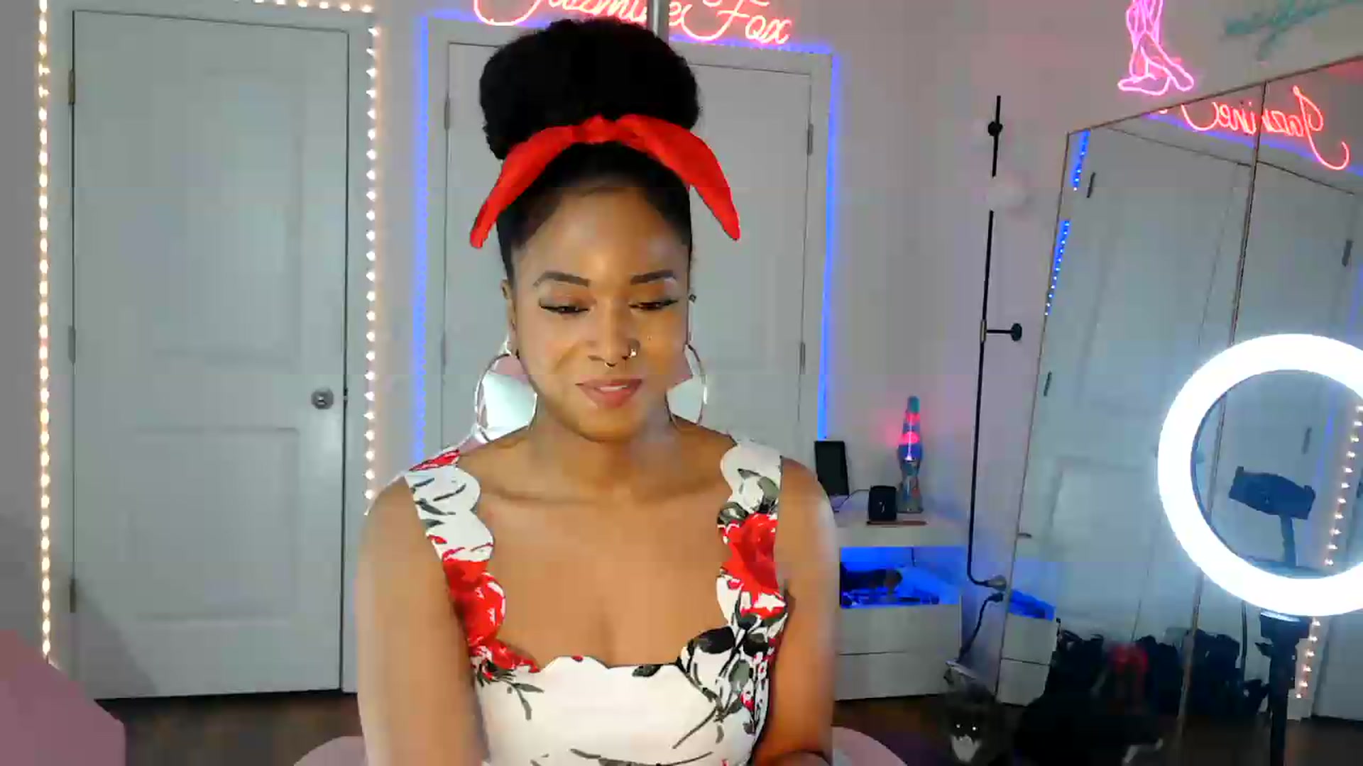 Gallery image thumbnail from Jazminefox's myfreecams stream on, 08/23/2026, 01:05 image 3 of 20