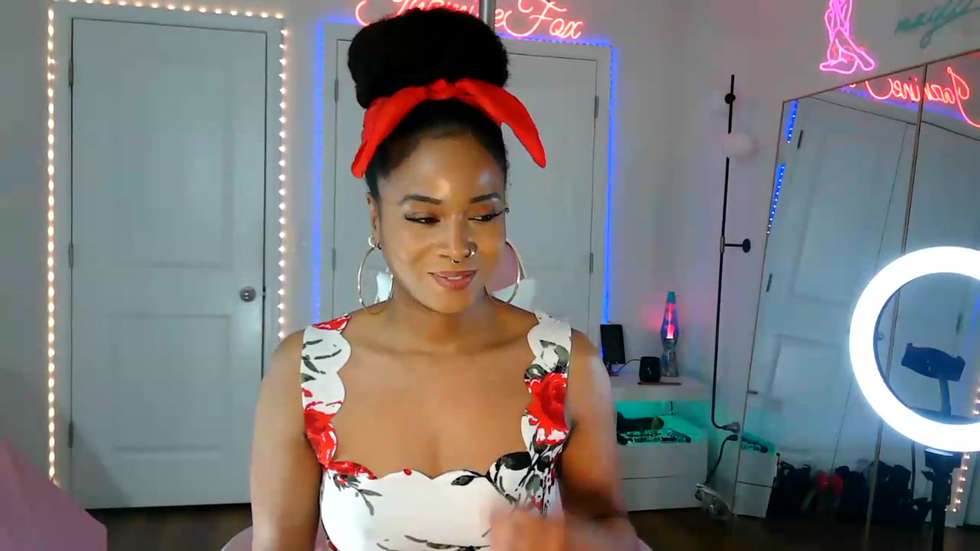 Gallery image thumbnail from Jazminefox's myfreecams stream on, 08/23/2026, 01:05 image 7 of 20