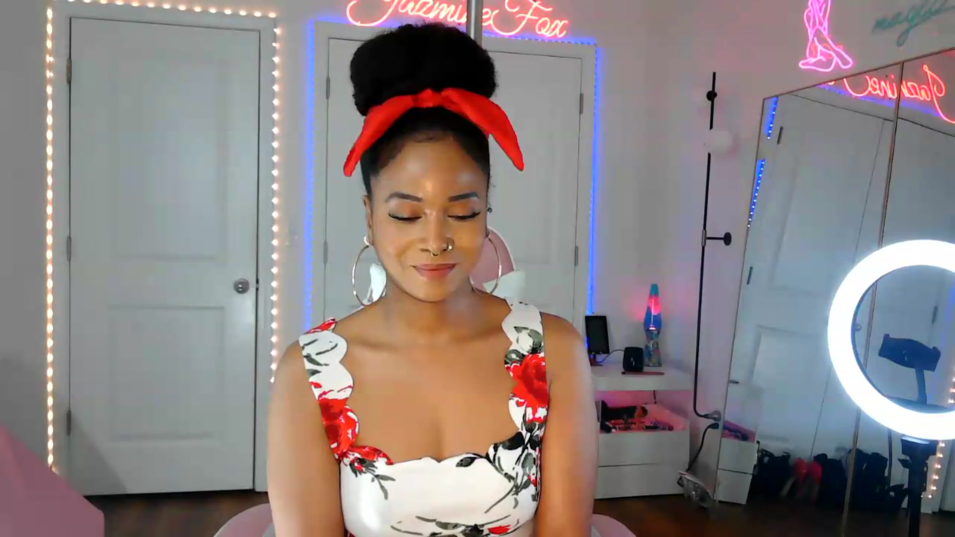 Gallery image thumbnail from Jazminefox's myfreecams stream on, 08/23/2026, 01:05 image 14 of 20