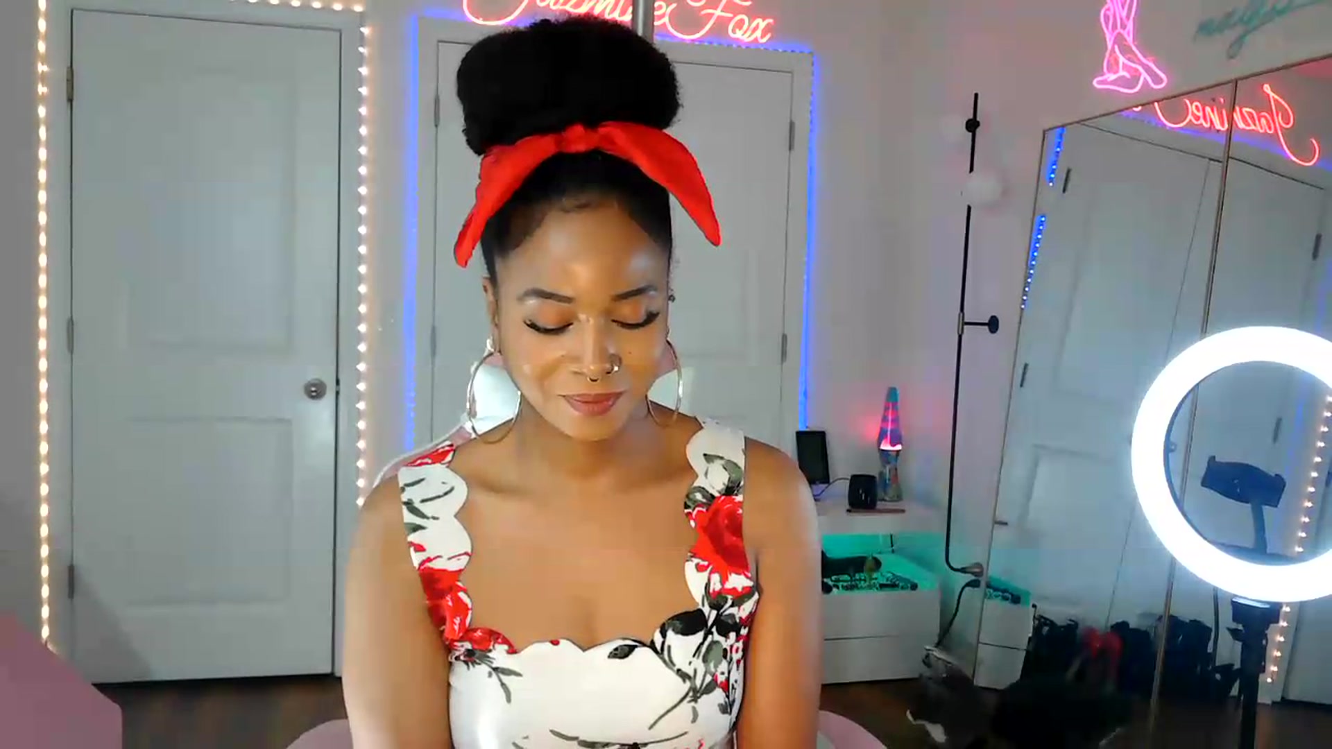 Gallery image thumbnail from Jazminefox's myfreecams stream on, 08/23/2026, 01:05 image 2 of 20