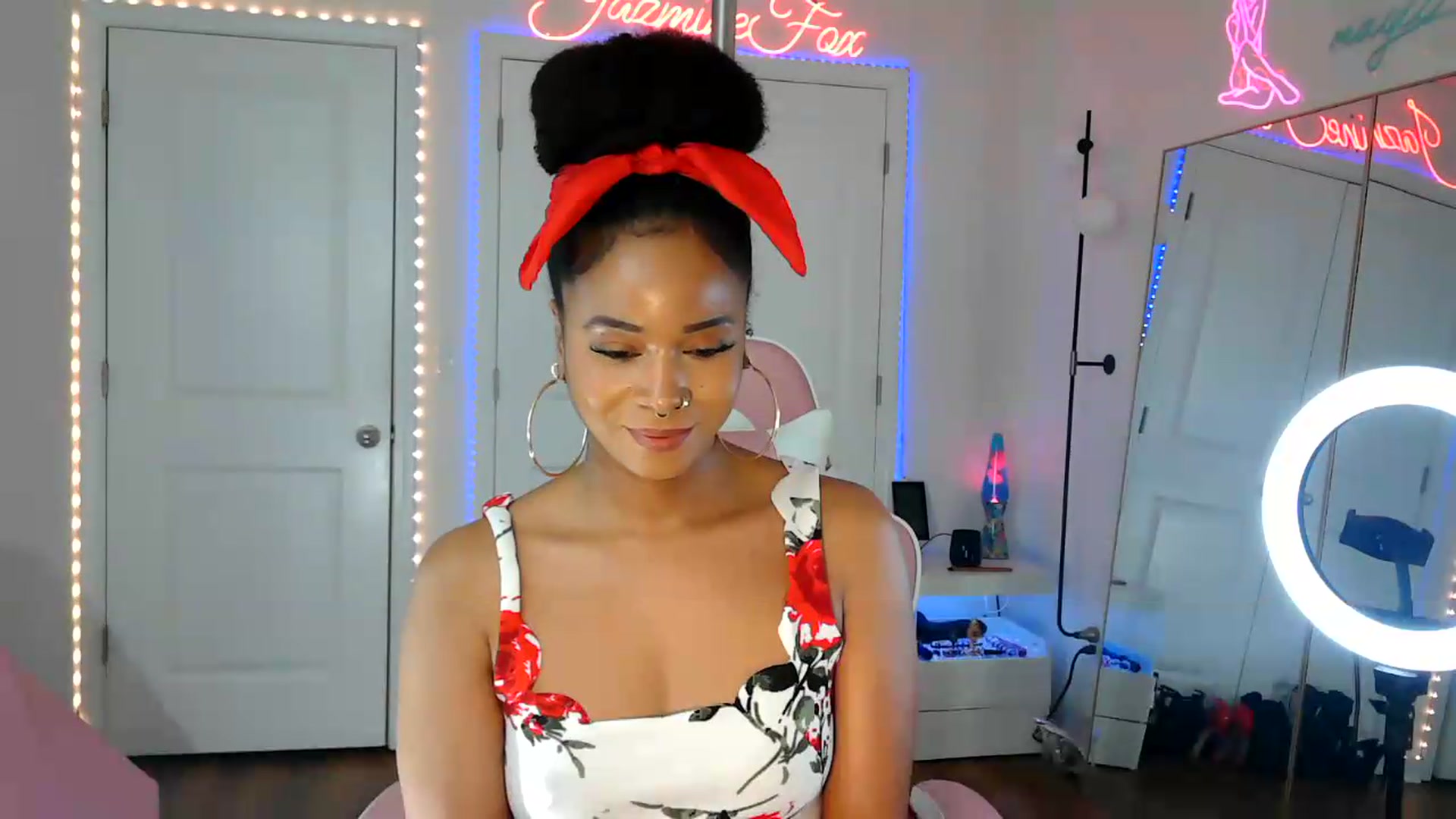 Gallery image thumbnail from Jazminefox's myfreecams stream on, 08/23/2026, 01:05 image 19 of 20
