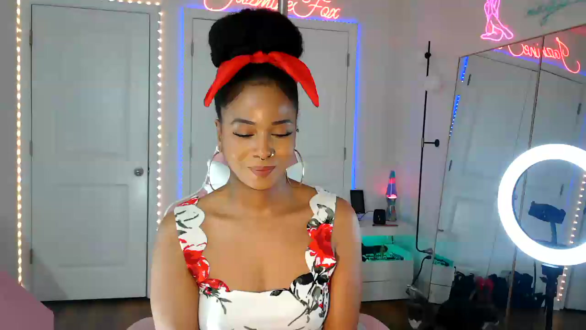 Gallery image thumbnail from Jazminefox's myfreecams stream on, 08/23/2026, 01:05 image 4 of 20