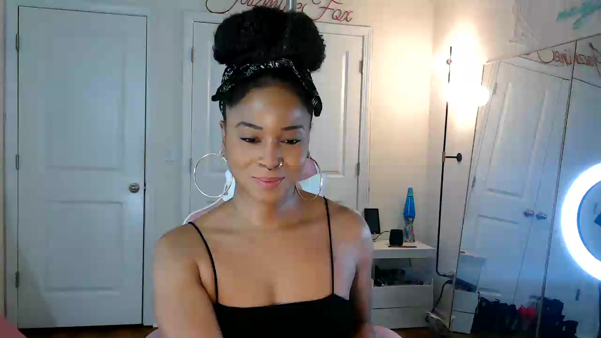 Gallery image thumbnail from Jazminefox's myfreecams stream on, 08/25/2026, 17:20 image 4 of 20