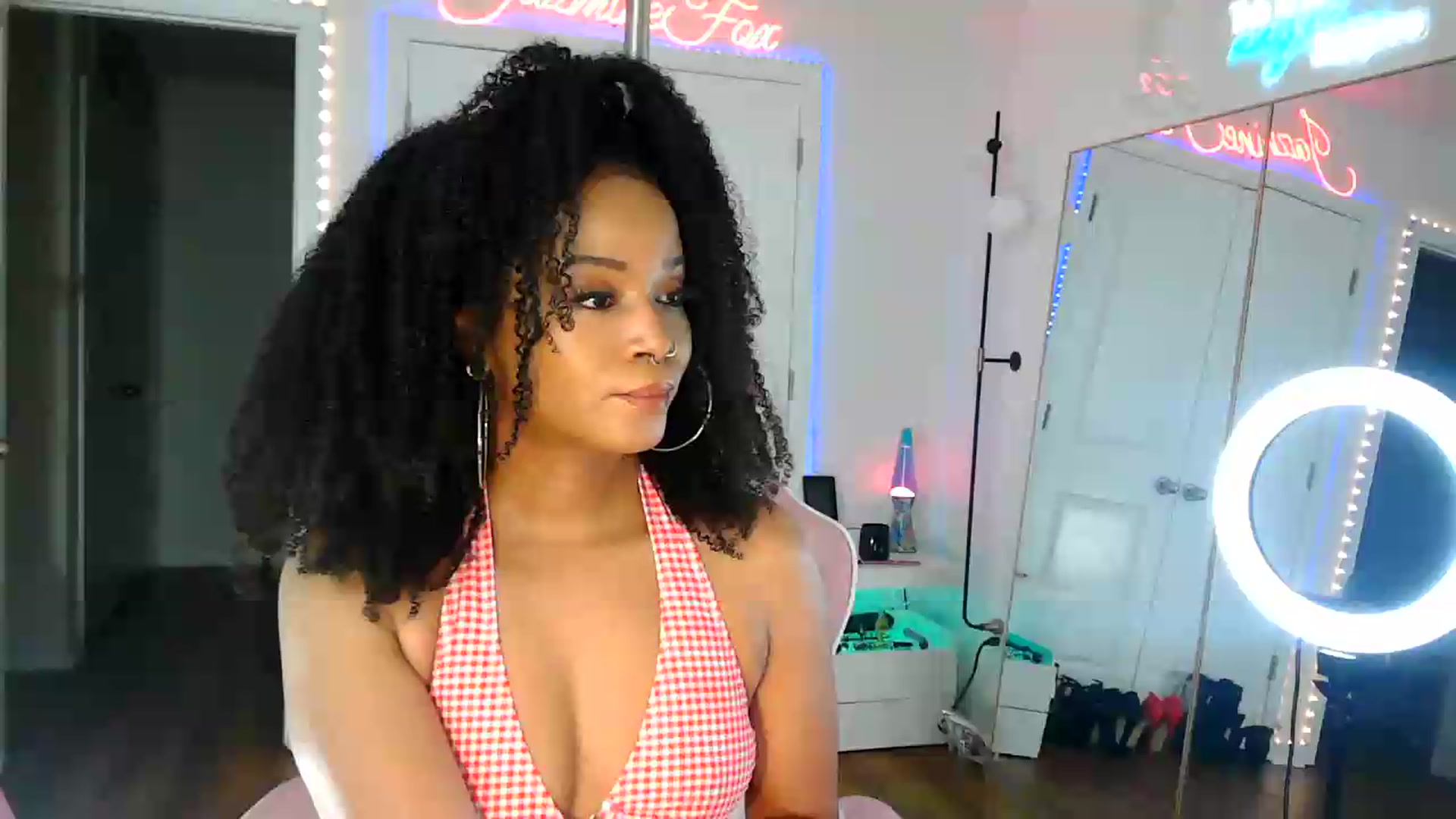 Gallery image thumbnail from Jazminefox's myfreecams stream on, 08/26/2026, 18:04 image 17 of 20
