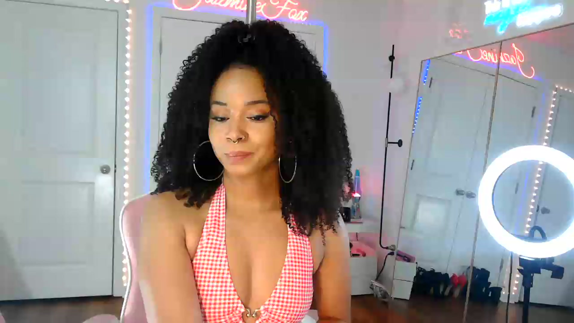 Gallery image thumbnail from Jazminefox's myfreecams stream on, 08/26/2026, 18:04 image 9 of 20