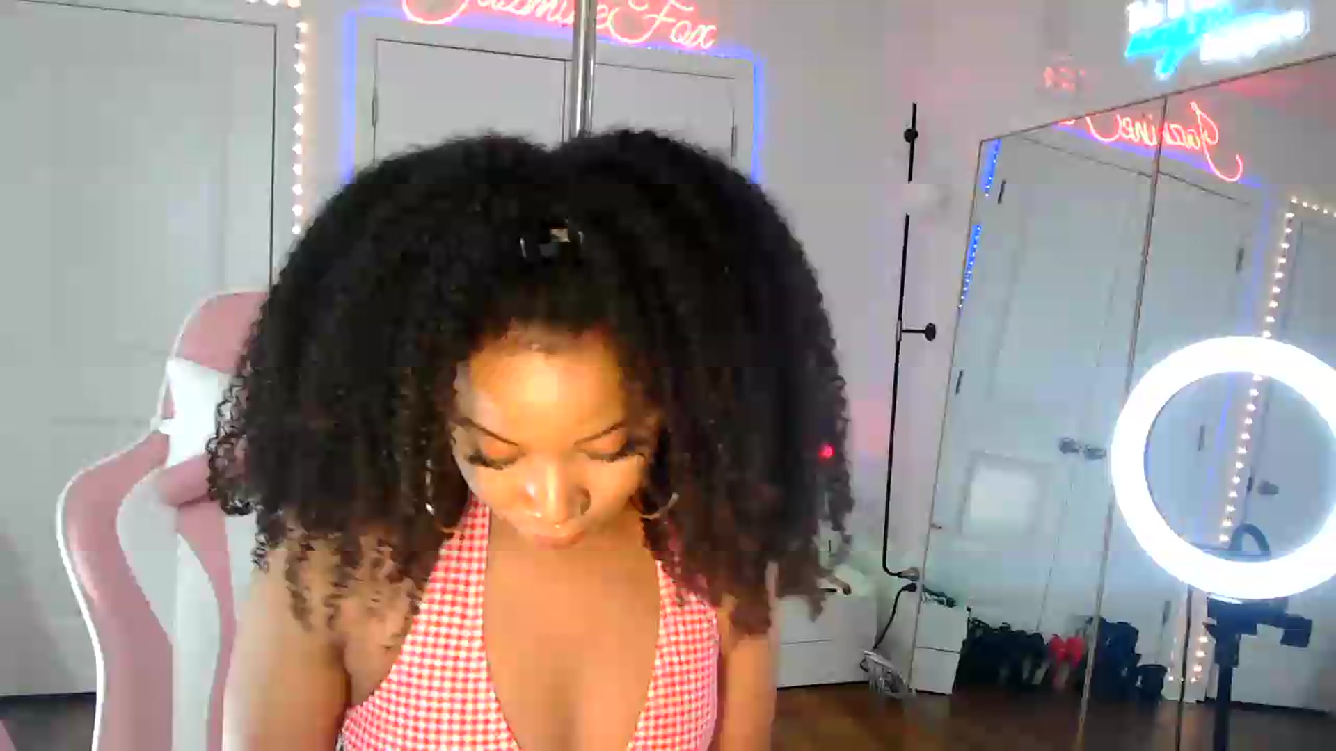 Gallery image thumbnail from Jazminefox's myfreecams stream on, 08/26/2026, 18:04 image 7 of 20
