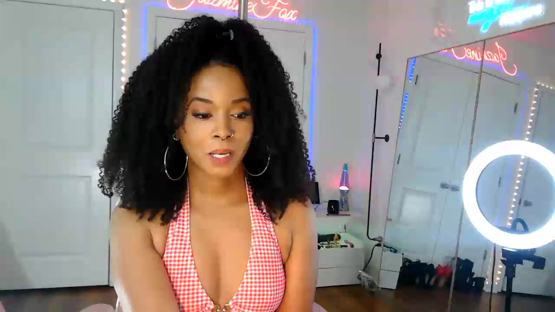 Gallery image thumbnail from Jazminefox's myfreecams stream on, 08/26/2026, 18:04 image 11 of 20