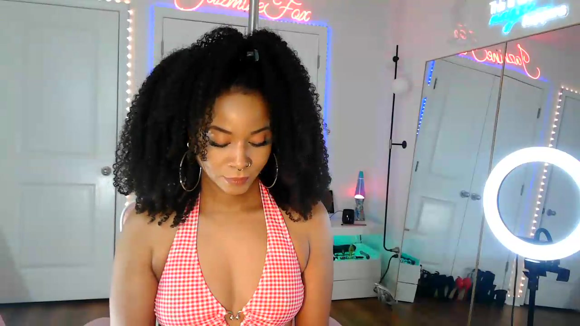 Gallery image thumbnail from Jazminefox's myfreecams stream on, 08/26/2026, 18:04 image 10 of 20