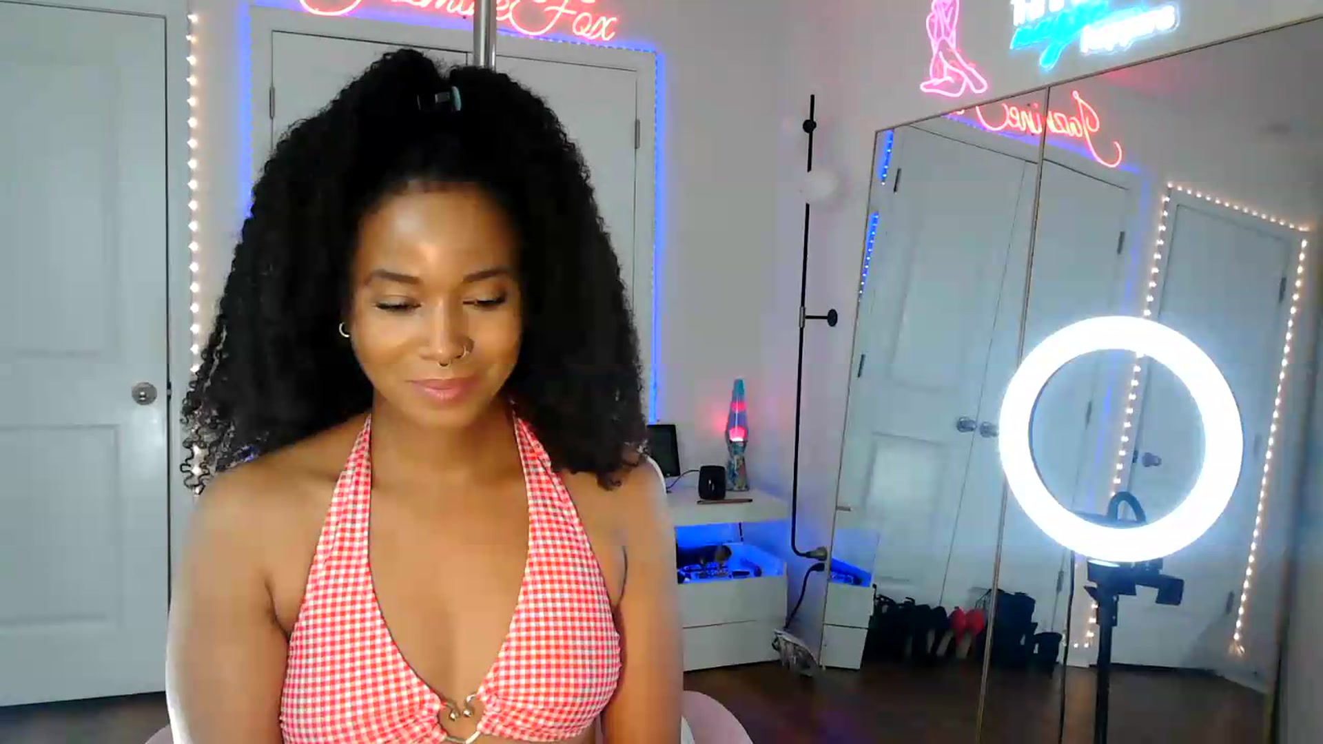 Gallery image thumbnail from Jazminefox's myfreecams stream on, 08/28/2026, 19:50 image 16 of 20